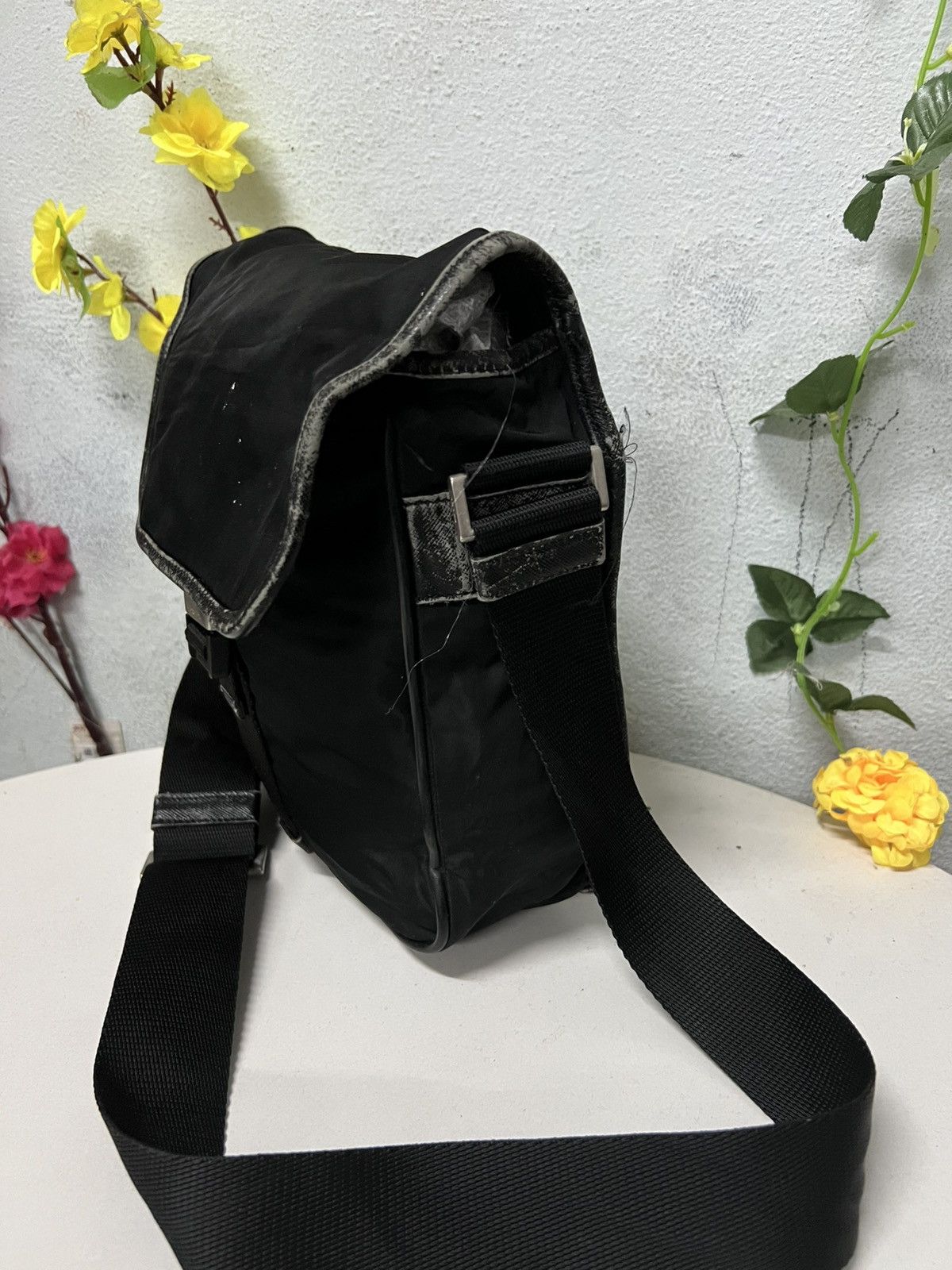 Prada Authentic Vintage Prada Black Shoulder Size ONE SIZE - 4 Thumbnail