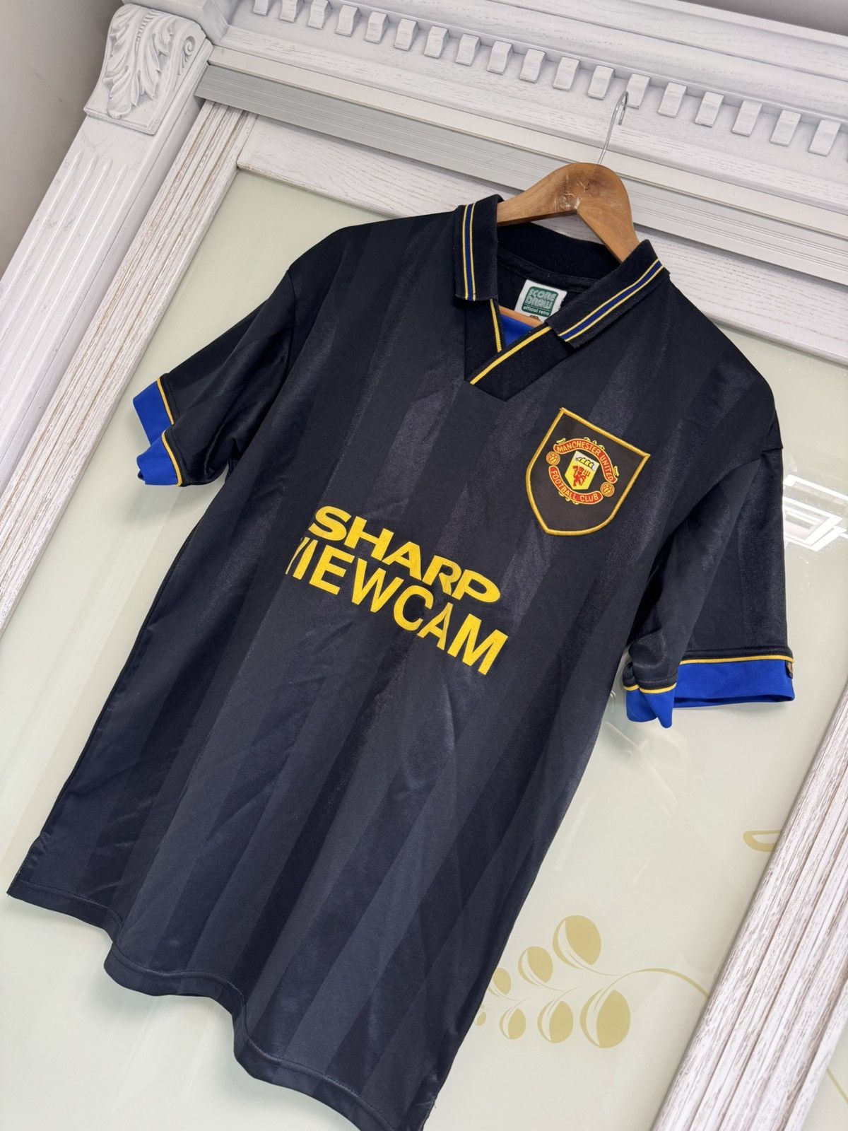 Umbro Vintage Manchester United 1994–1995 Score Draw Away Jersey Size US M / EU 48-50 / 2 - 3 Thumbnail