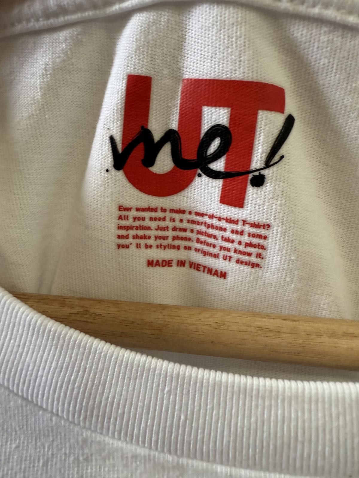 Designer Uniqlo UT White Graphic T-Shirt Size US M / EU 48-50 / 2 - 3 Thumbnail