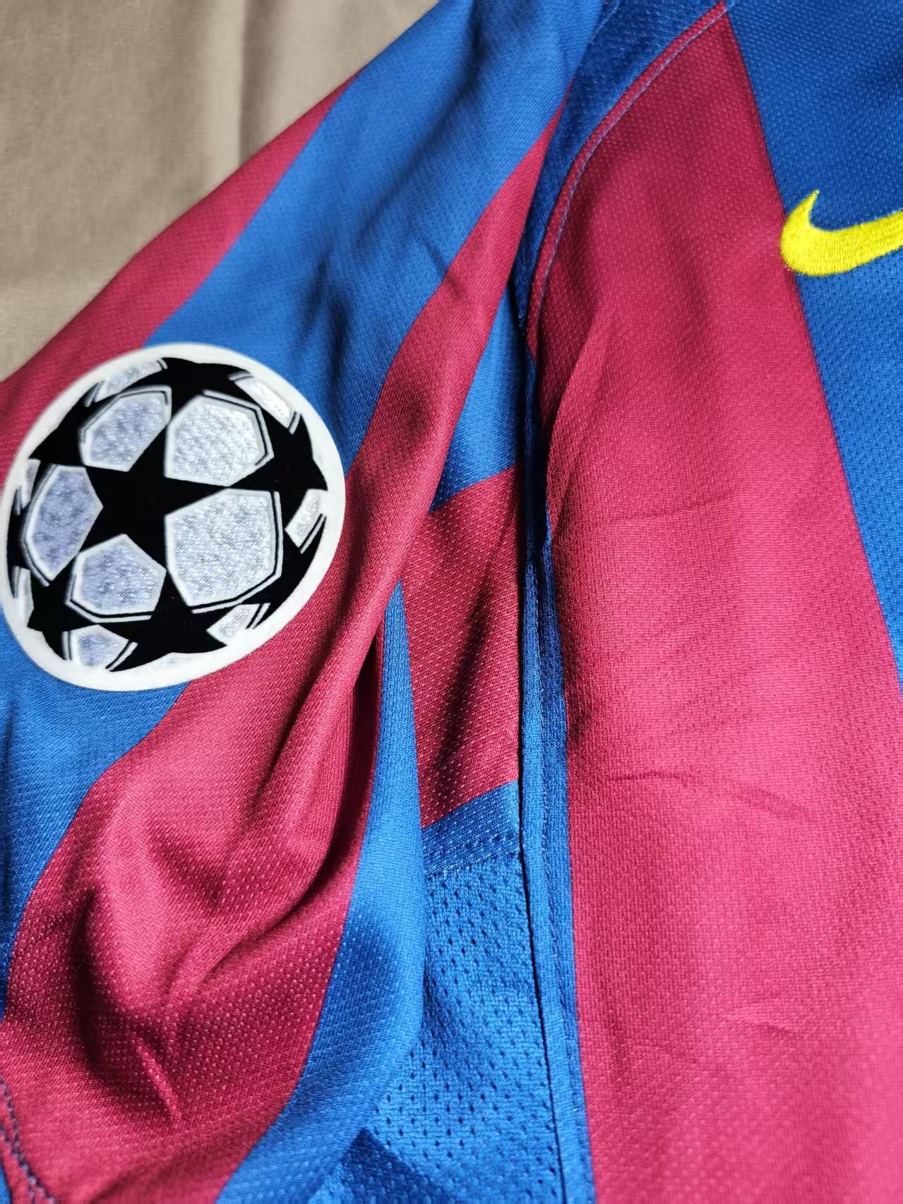 Other 2005 2006 Barcelona 10 Ronaldinho Jersey Size US S / EU 44-46 / 1 - 3 Thumbnail