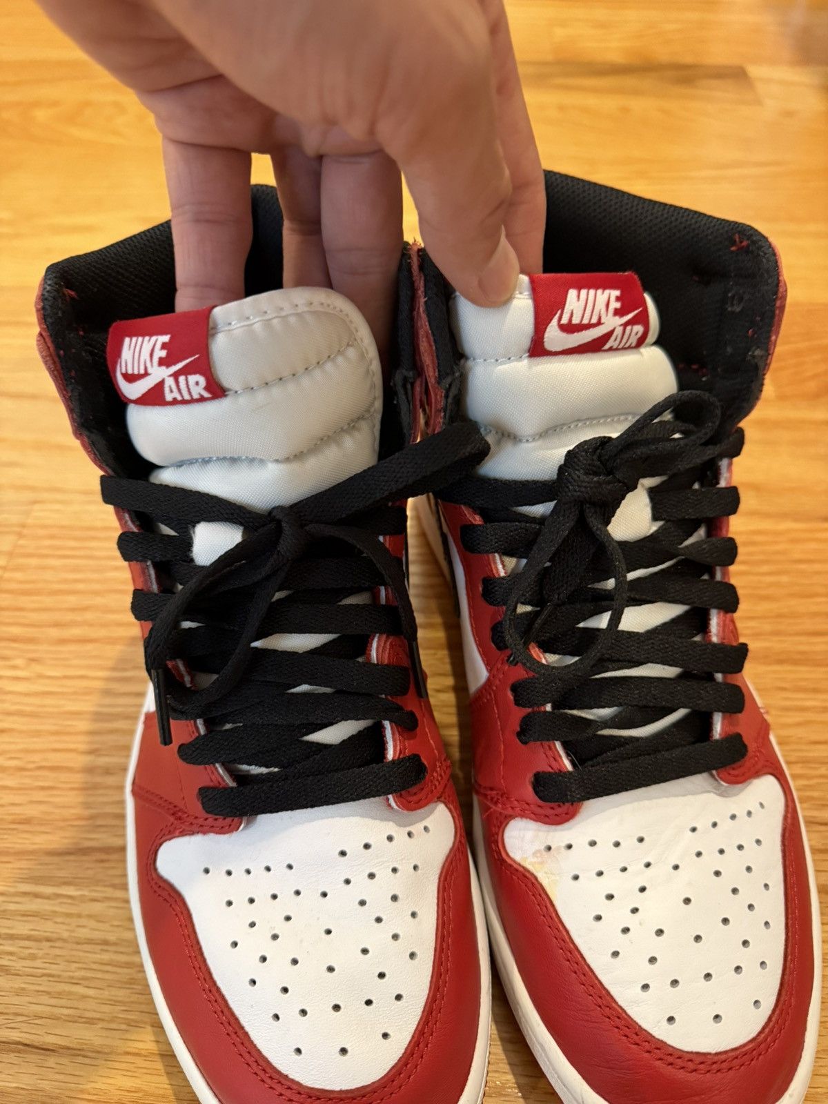 Jordan Brand × Nike Air Jordan 1 High chicago 2015 (size 8.5) Size US 8.5 / EU 41-42 - 10 Thumbnail
