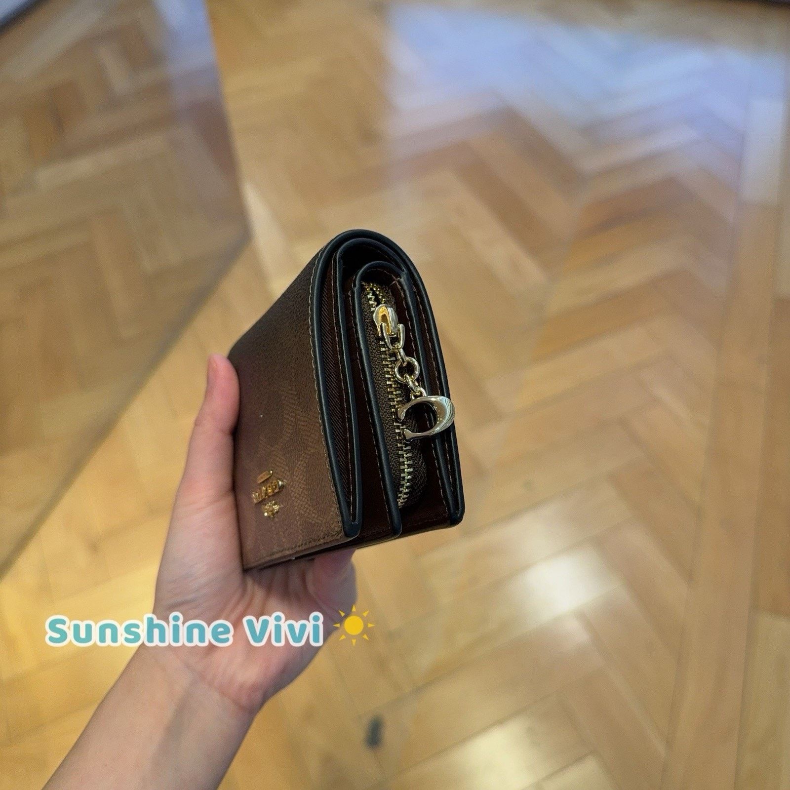 Coach NWT Coach Snap Wallet Ombre CEC36 signature Gold/Brown Size ONE SIZE - 2 Thumbnail