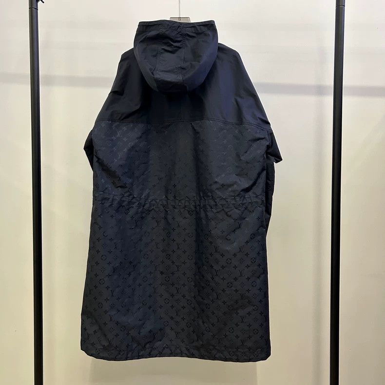 Louis Vuitton Louis Vuitton Navy Blue Long Patchwork Full Print Windbreak Size US M / EU 48-50 / 2 - 2 Thumbnail
