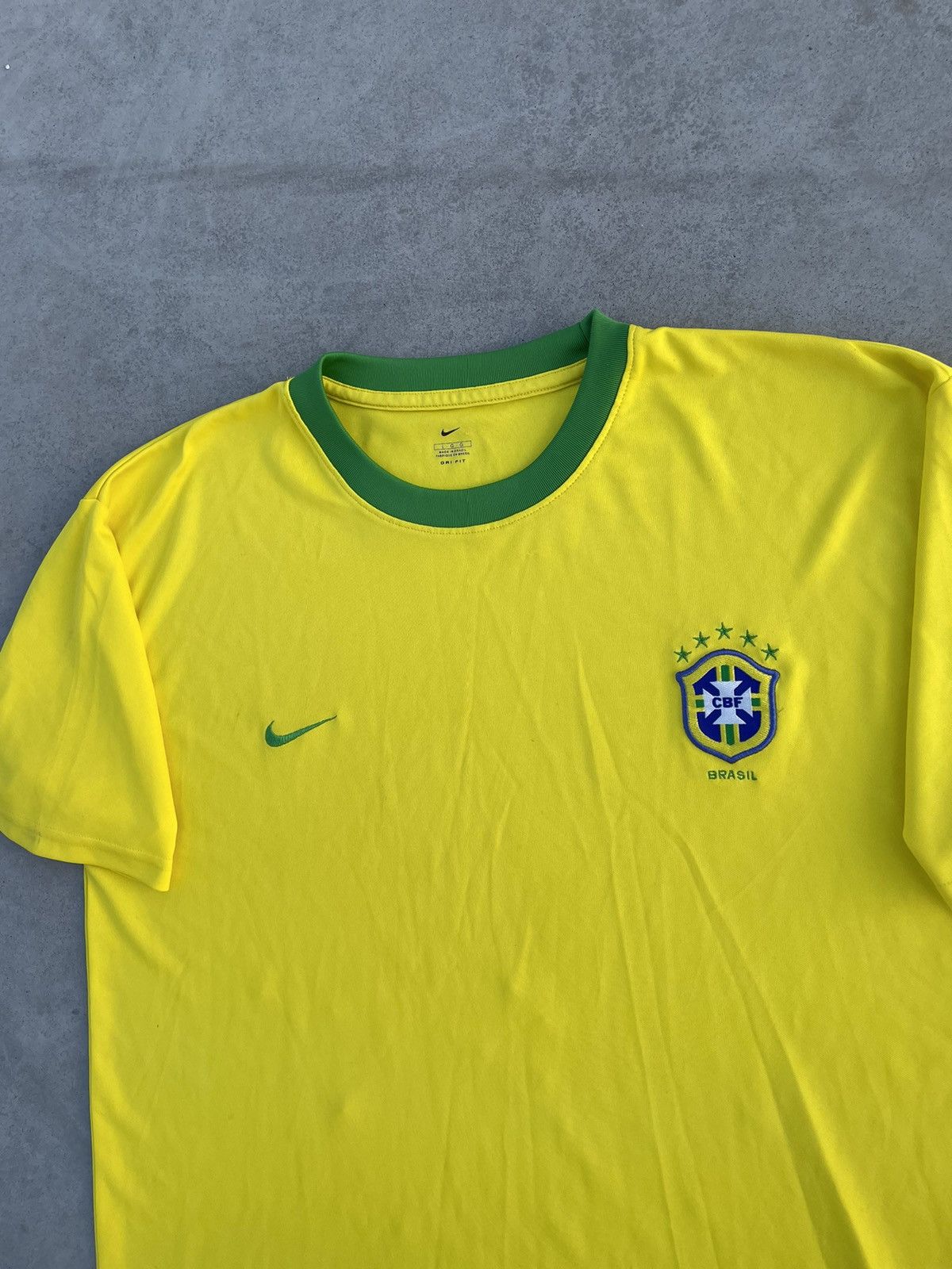 Vintage 2006 Football Shirt Nike Brazil Soccer Jersey Home Y2K Size US L / EU 52-54 / 3 - 5 Thumbnail