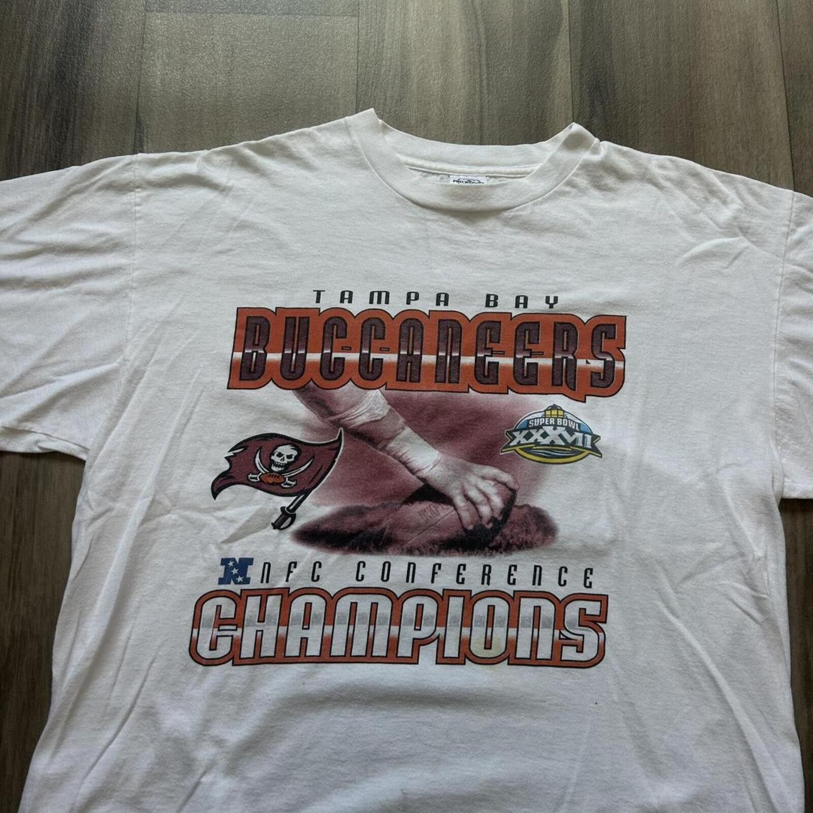 NFL Vintage 90’s NFL Bucs Tampa Bay Buccaneers t shirt XL Size US XL / EU 56 / 4 - 2 Thumbnail