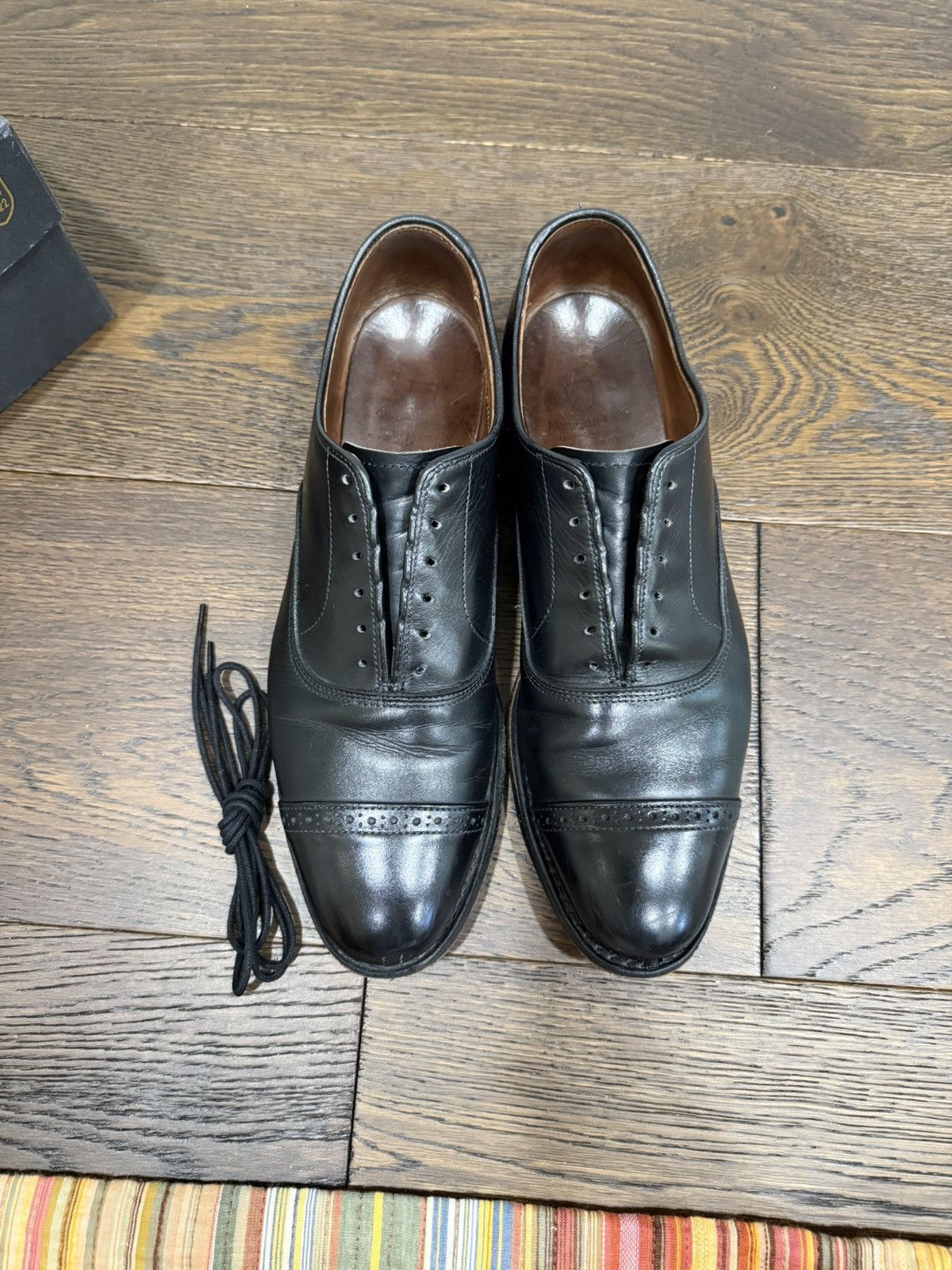 Allen Edmonds Allen Edmonds - Fifth Ave - fine grain calf leather shoes Size US 9.5 / EU 42-43 - 2 Thumbnail