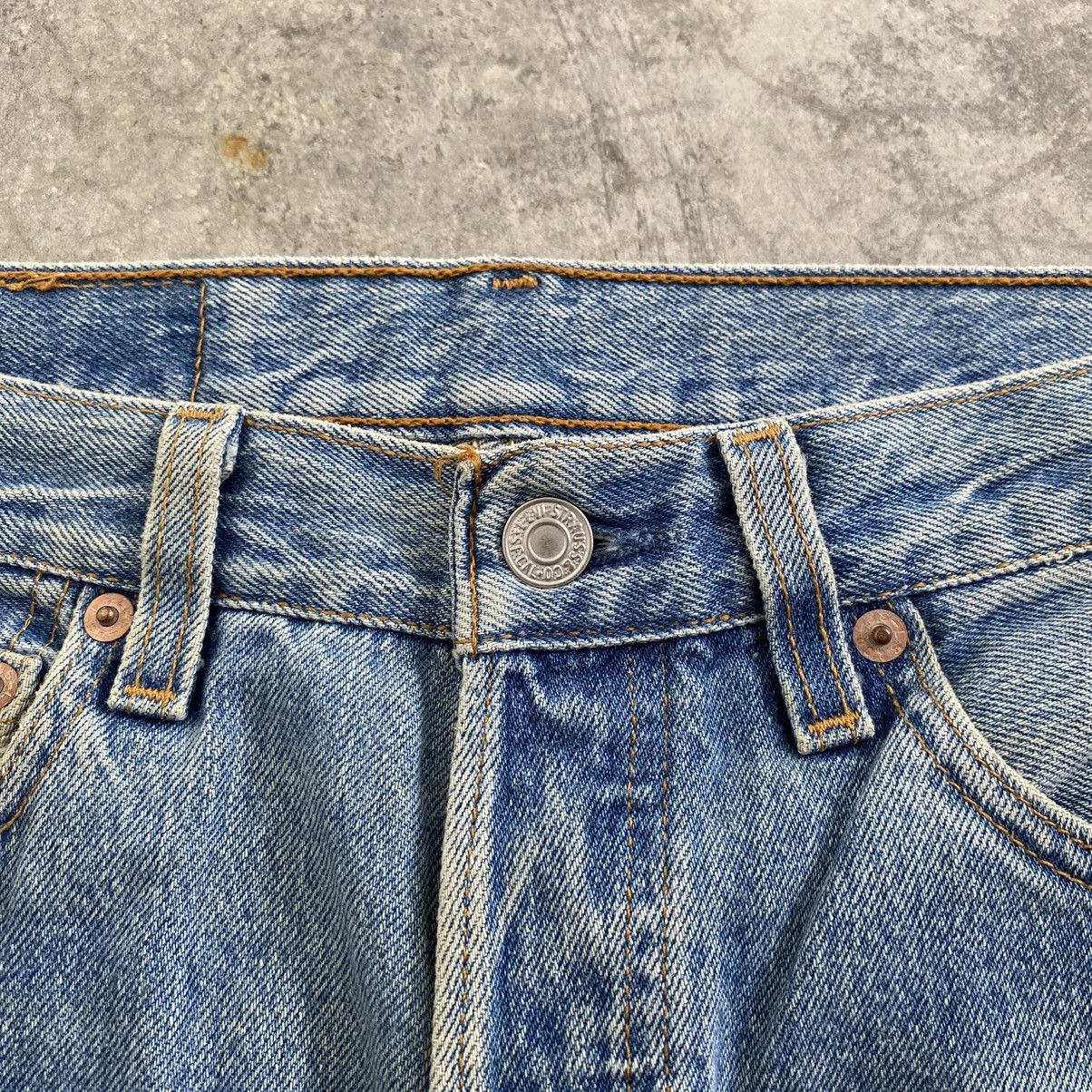 Levi's Size 28x33 Vintage 90’s Levis 501 Light Blue Jeans Size US 28 / EU 44 - 9 Thumbnail