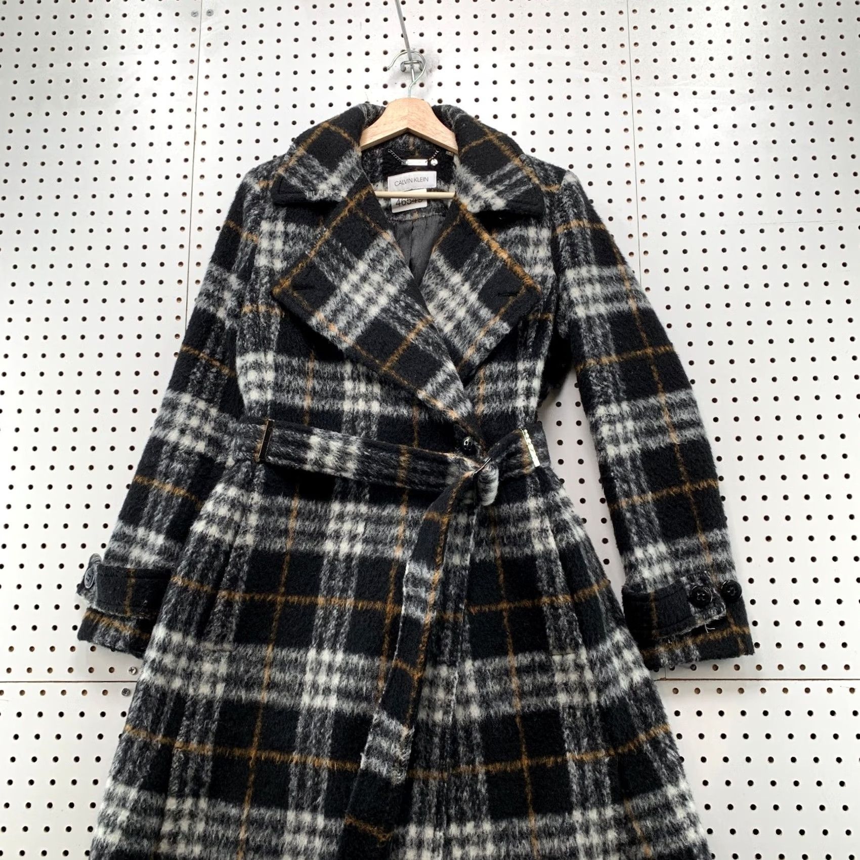 Calvin Klein Calvin Klein Wool Overcoat Womens Size 4 Black Plaid Belted Long Fuzzy Cozy Y2K Size S / US 4 / IT 40 - 4 Thumbnail