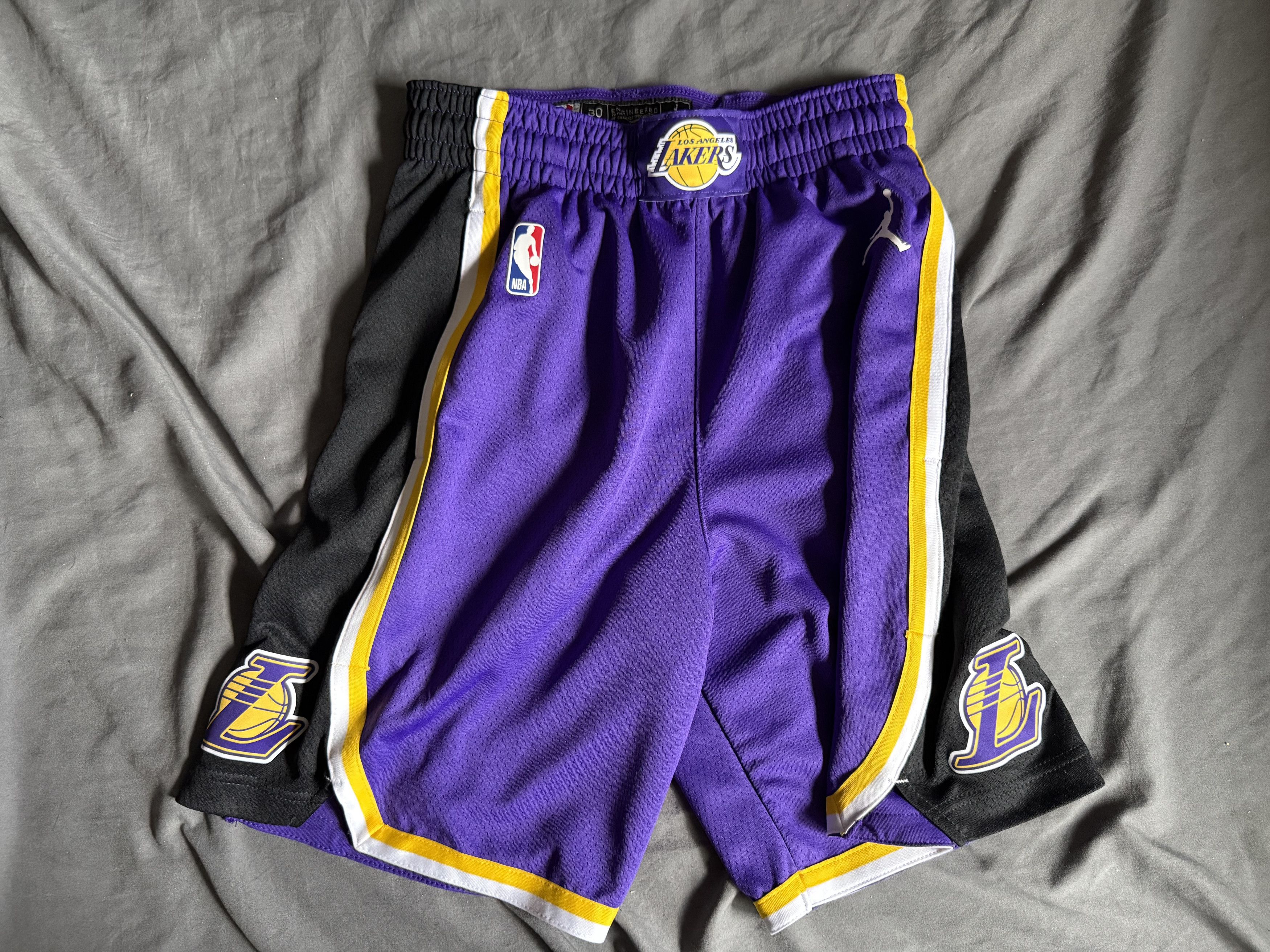 Nike Nike LA Lakers Statement Edition 2020 Swingman Shorts SMALL Size US 30 / EU 46 - 1 Thumbnail