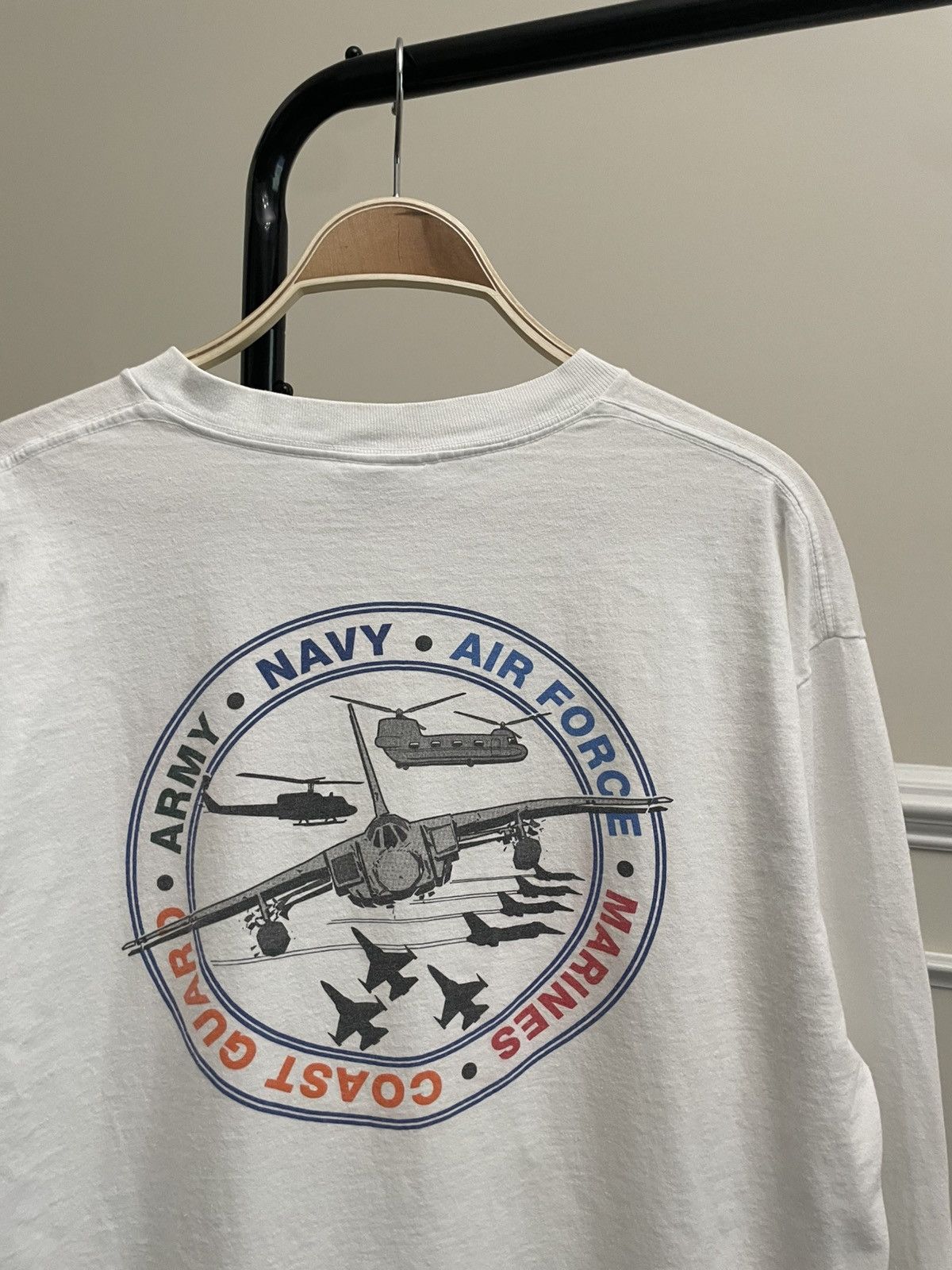 Vintage Vintage 90s White Graphic Army Tee Unsoundrags Hanes Size US XL / EU 56 / 4 - 1 Thumbnail