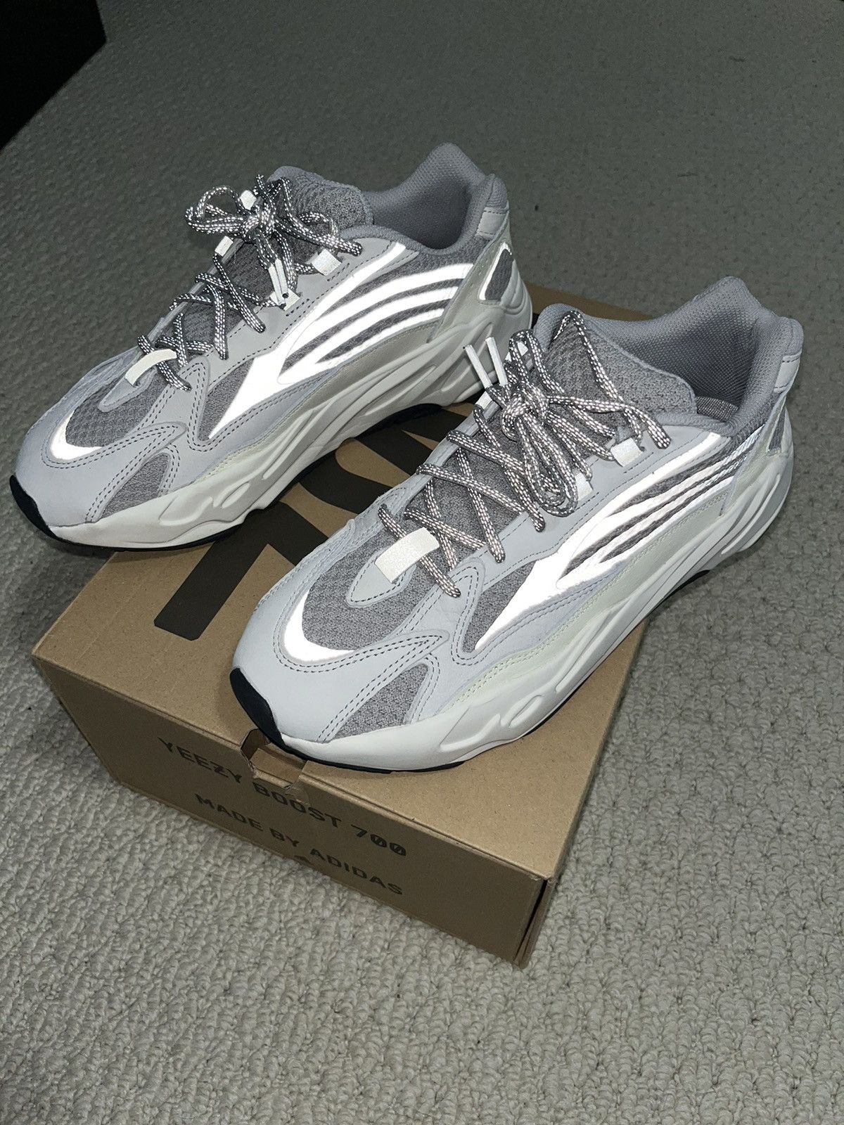 Adidas × Kanye West Yeezy 700 Static Size US 10.5 / EU 43-44 - 3 Thumbnail