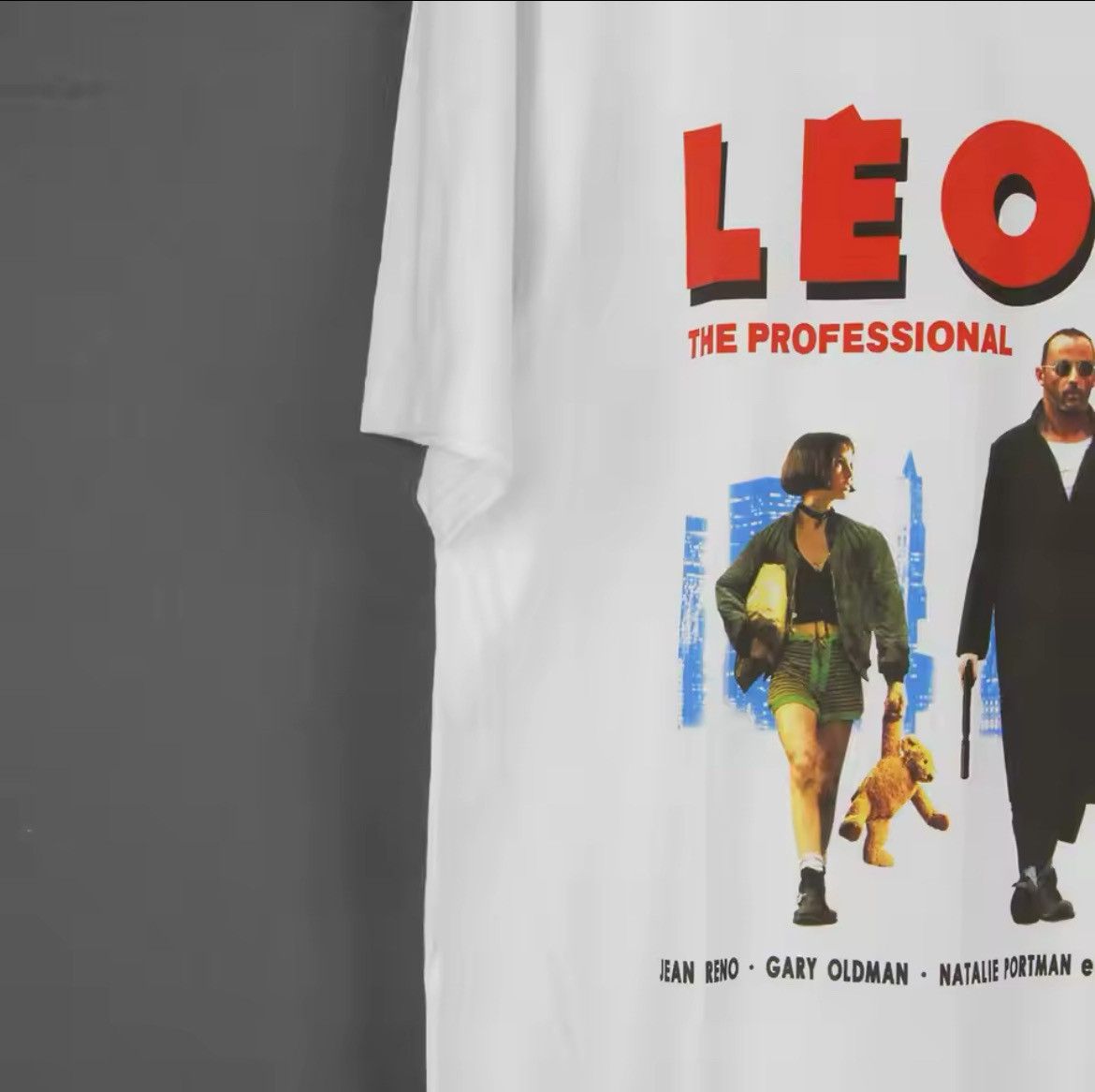 Japanese Brand × Vintage "Leon The Professional" Classic Movie Graphic Printed Tshirt Size US XXL / EU 58 / 5 - 2 Thumbnail