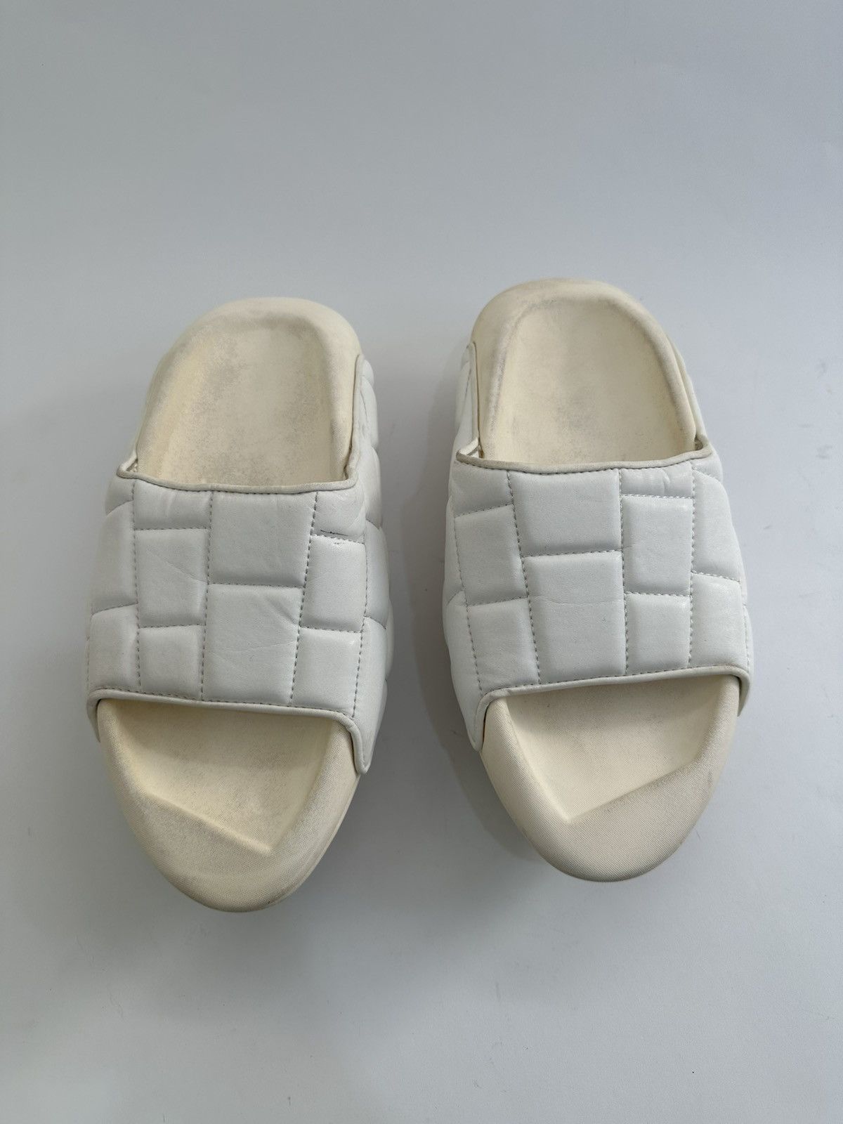Balmain Balmain White ‘B-IT’ quilted slide Size 42 Size US 9 / EU 42 - 2 Thumbnail
