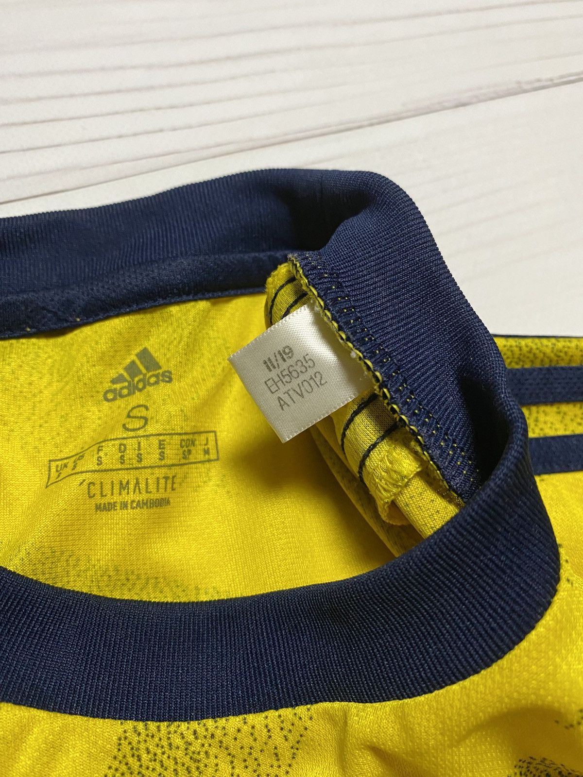 Adidas Adidas Arsenal 2019/20 away soccer football worn jersey Size US S / EU 44-46 / 1 - 3 Thumbnail