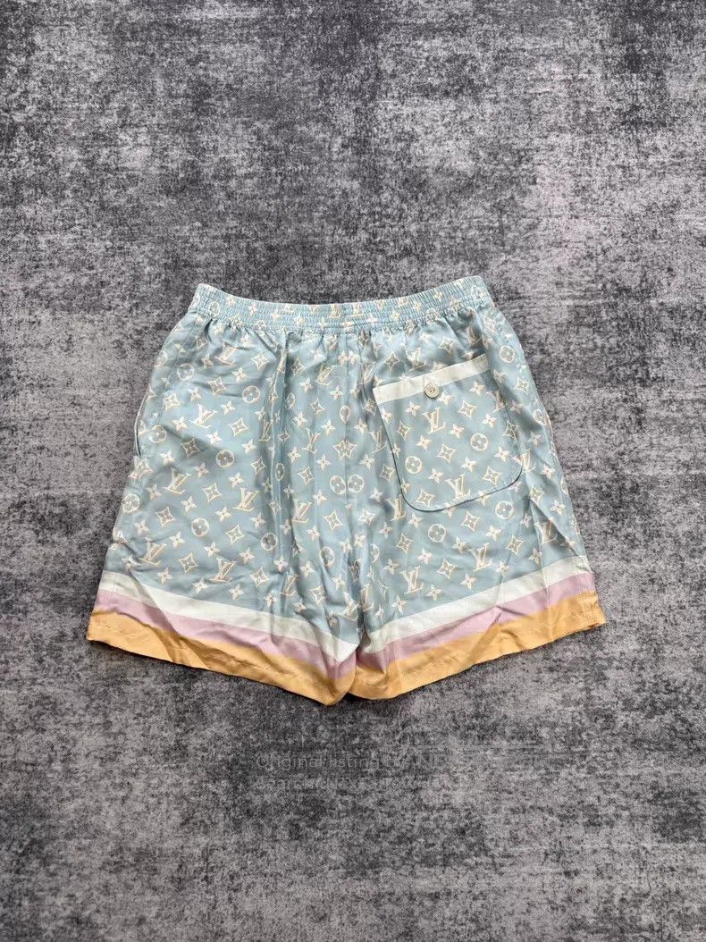 Louis Vuitton Louis Vuitton Presbyopia full print mulberry silk shorts Size US 34 / EU 50 - 2 Thumbnail