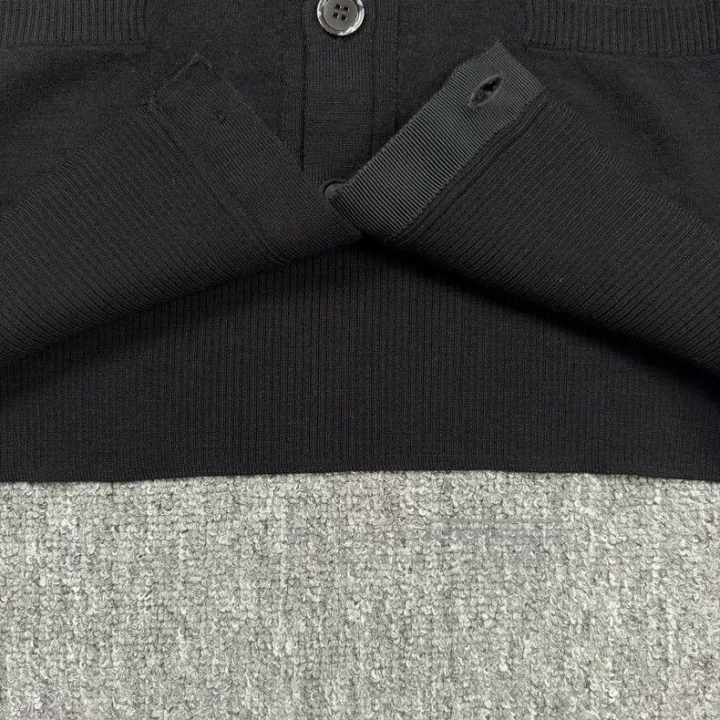 Thom Browne Thom Browne Black wool V-neck sweater Size US S / EU 44-46 / 1 - 3 Thumbnail