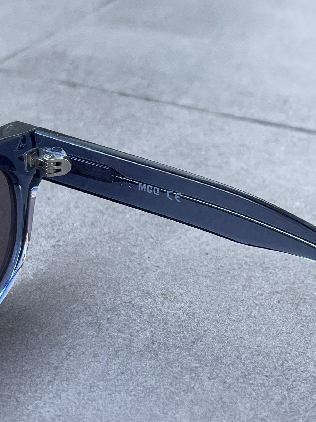 Alexander McQueen !DS! SS23 Alexander Mcqueen MQ0346S Tiny Blue Sunglasses Size ONE SIZE - 15 Thumbnail