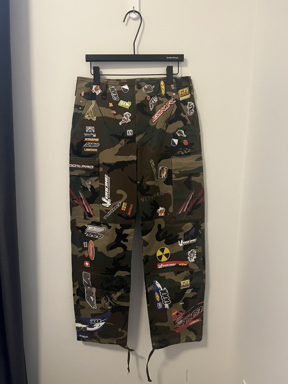 Vetements Vetements Sticker Cargo pants Camouflage | Grailed