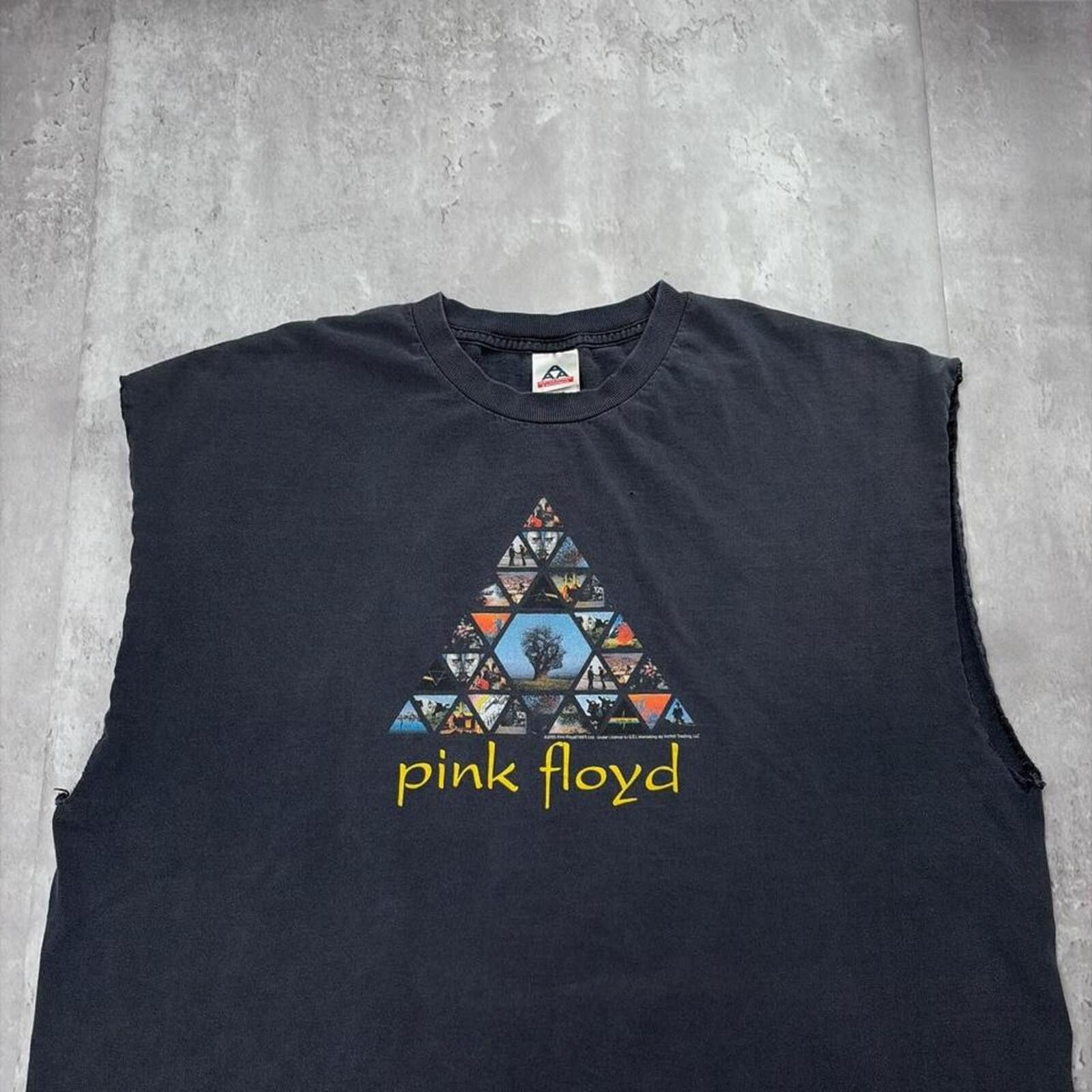 AAA Vintage 2005 Pink Floyd Dark Side Album Sleeveless T-Shirt Size US XXL / EU 58 / 5 - 2 Thumbnail