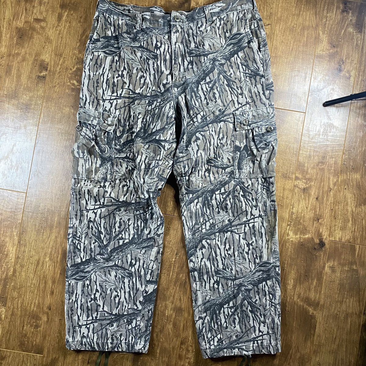 Vintage 1990s Woodland Hunting Camo Cargo Pants Size US 40 / EU 56 - 1 Thumbnail