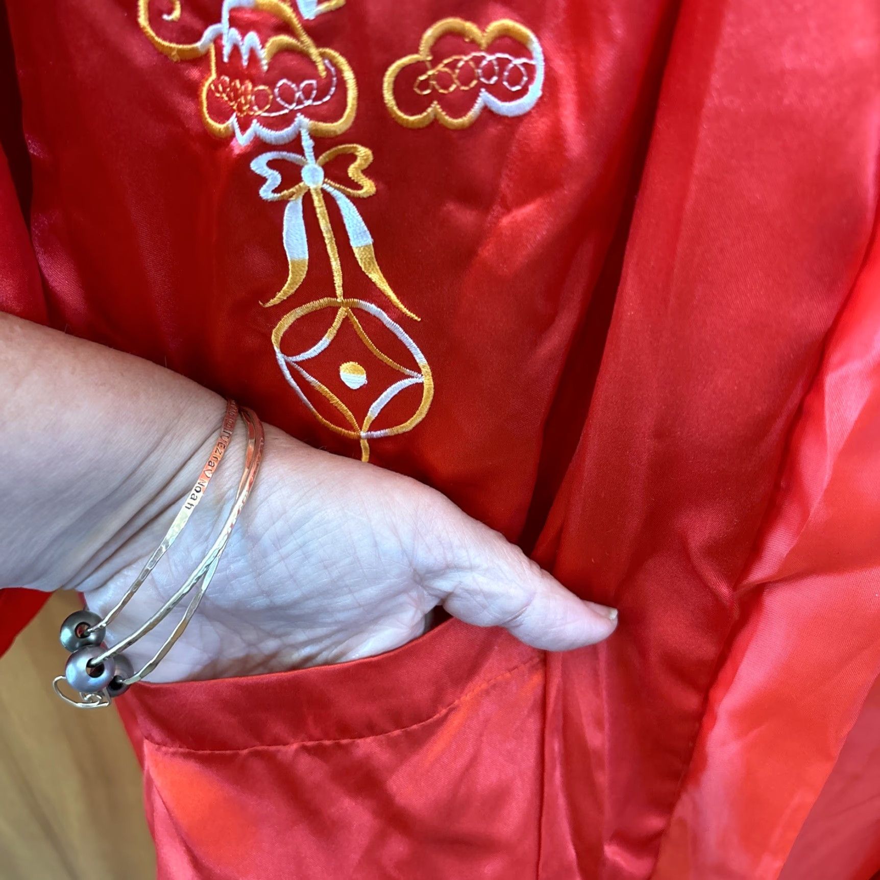 Vintage VINTAGE Unbranded Satin Kimono Robe Red Orange Embroidered Dragon Pockets Lined Open Front XXL Unisex Adults Size ONE SIZE - 5 Thumbnail