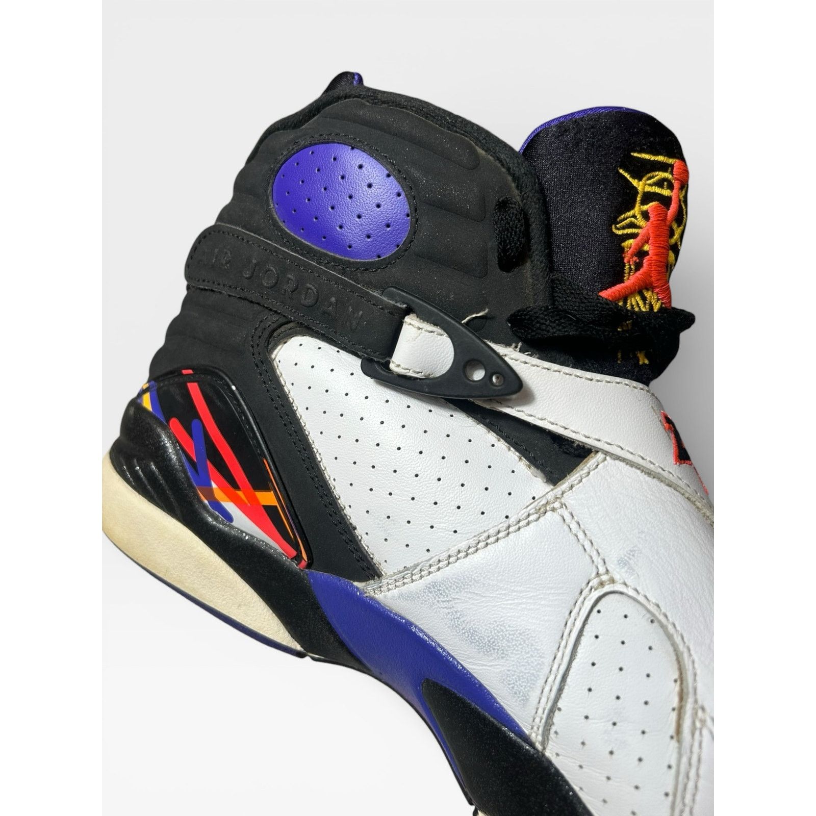 Jordan Brand Air Jordan 8 Retro Three Peat White Purple Sz 10 305381-142 Size US 10 / EU 43 - 10 Thumbnail