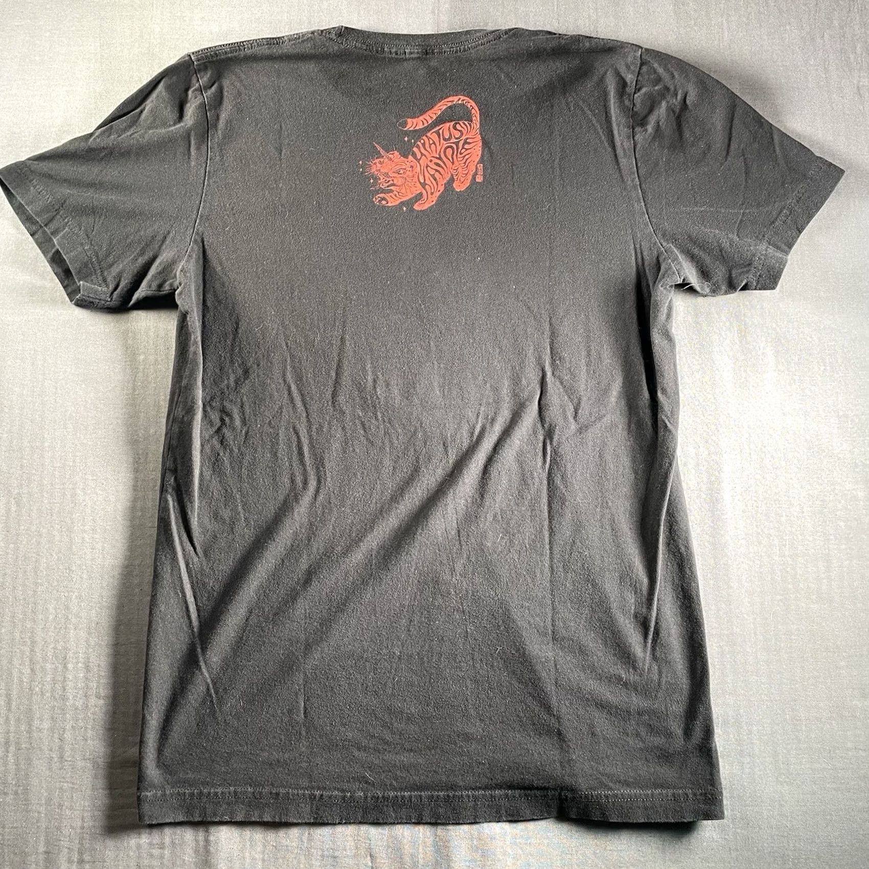 Vintage Hiatus Kaiyote Shirt Mens Medium The Red Room Australia Jazz Funk Band Nai Palm T-Shirt Black Short Sleeve Concert Cotton M Size US M / EU 48-50 / 2 - 7 Thumbnail