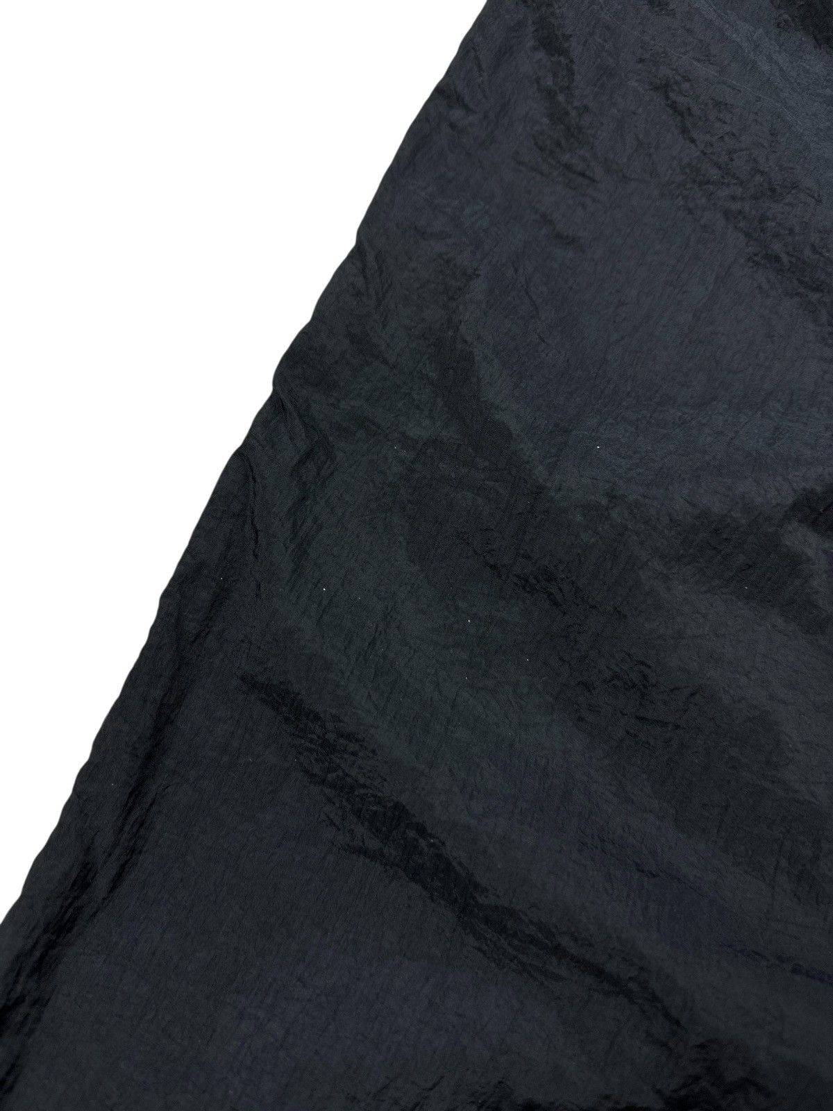 Nike Vintage 80’s Nike Nylon Track Pants Joggers Black Retro Y2K Size US 34 / EU 50 - 20 Thumbnail