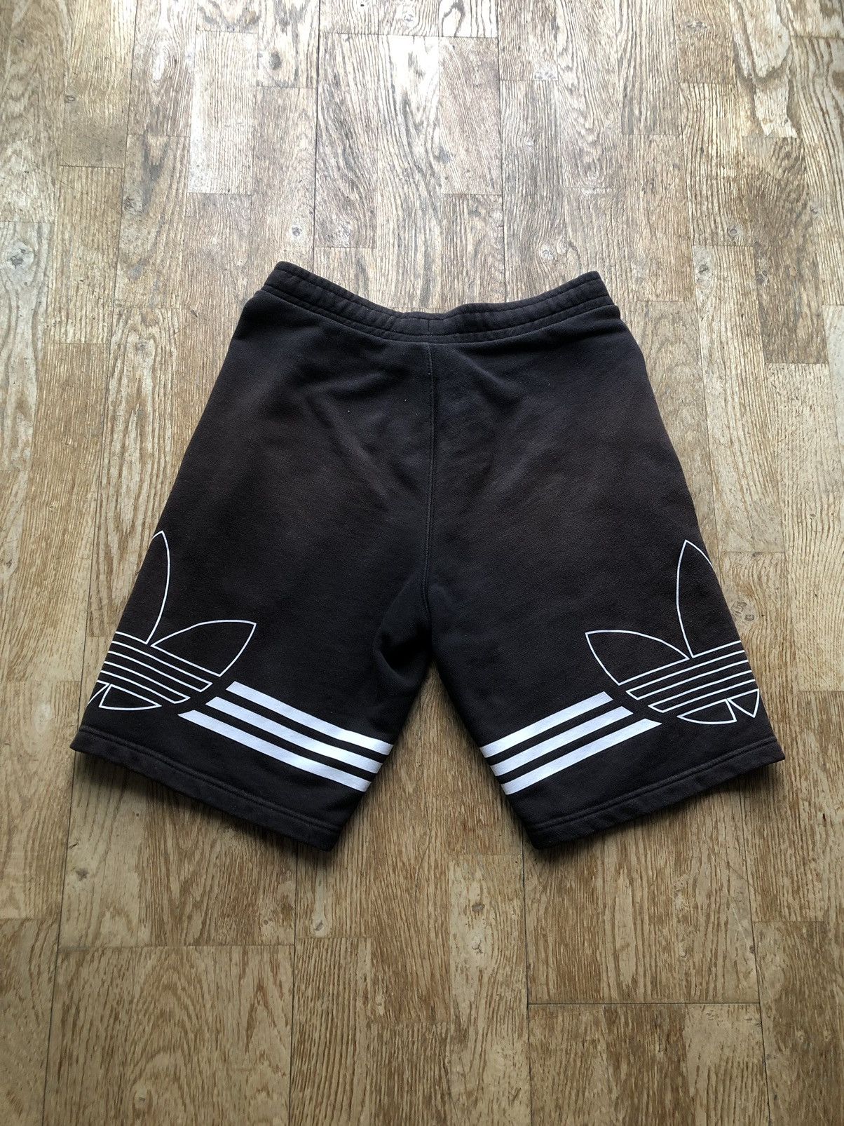 Adidas ADIDAS BIG LOGO VINTAGE QUALITY SHORTS Size US 30 / EU 46 - 2 Thumbnail