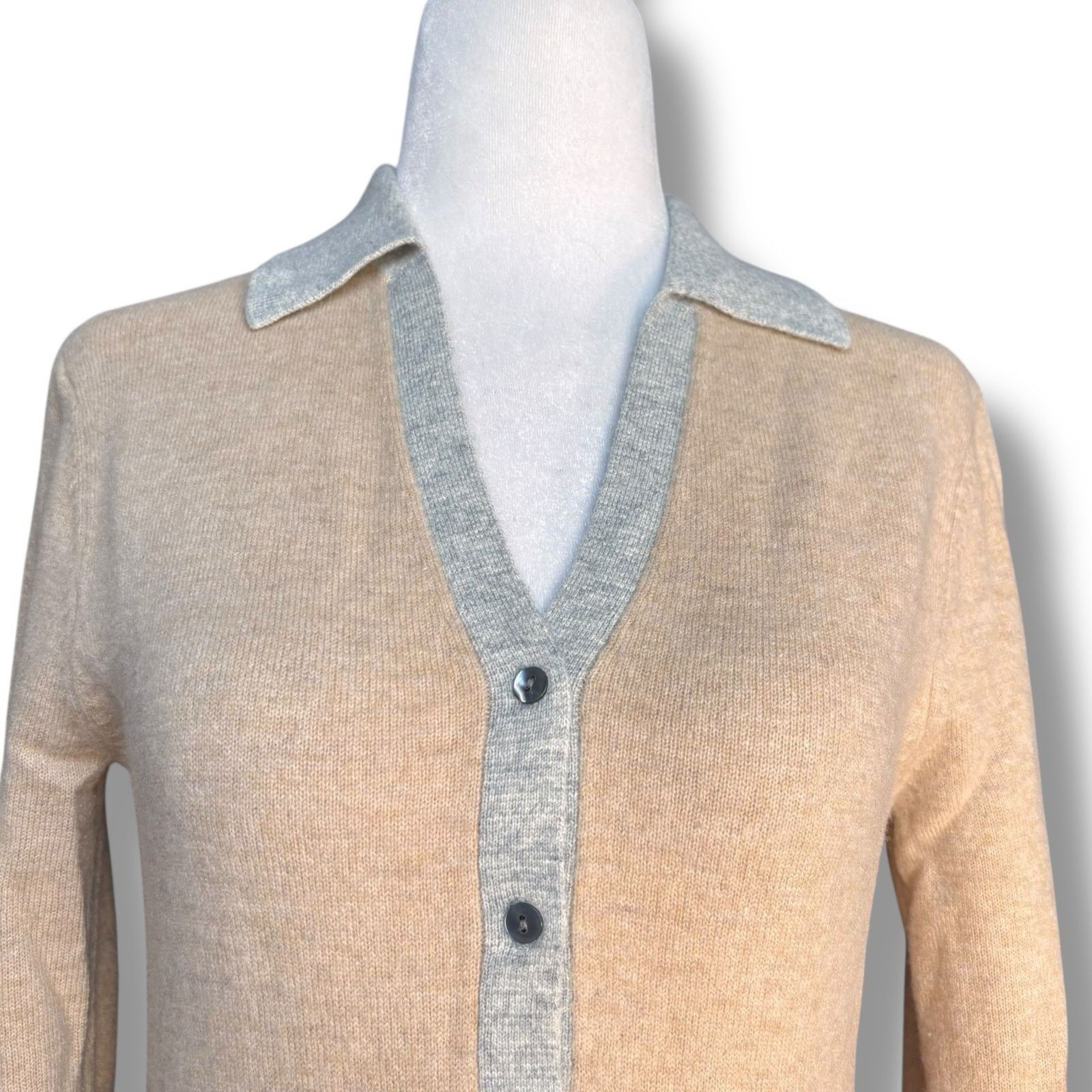 Brooks Brothers Vintage Brooks Brothers 346 Lambswool Beige Gray Knit XS Size XS / US 0-2 / IT 36-38 - 2 Thumbnail