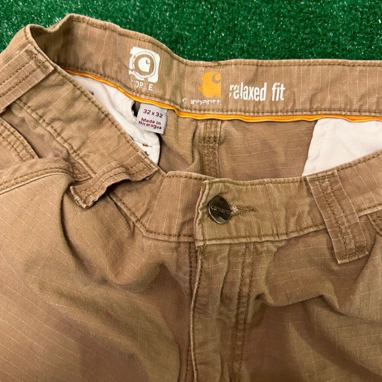 Carhartt VINTAGE Carhartt Workwear Cargo Pants Tan Brown Relaxed Fit Mens Size 32 Skater 90s Grunge Hip Hop Punk USA Work Wear Carpenter Pants Mens 32x32 Size US 32 / EU 48 - 4 Thumbnail