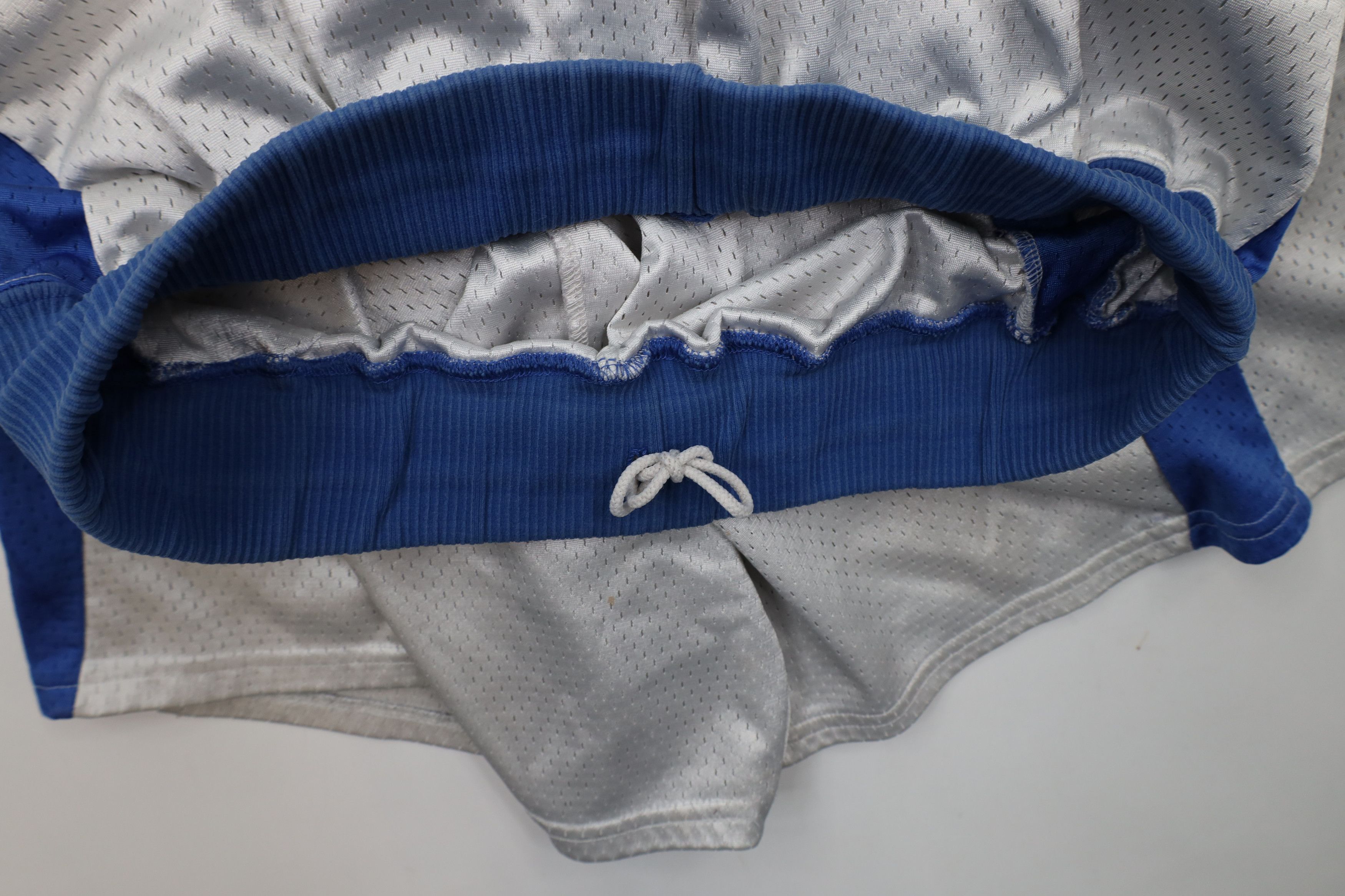 Vintage Vintage 80s 90s Streetwear Heavyweight Basketball Shorts Size US 32 / EU 48 - 8 Thumbnail