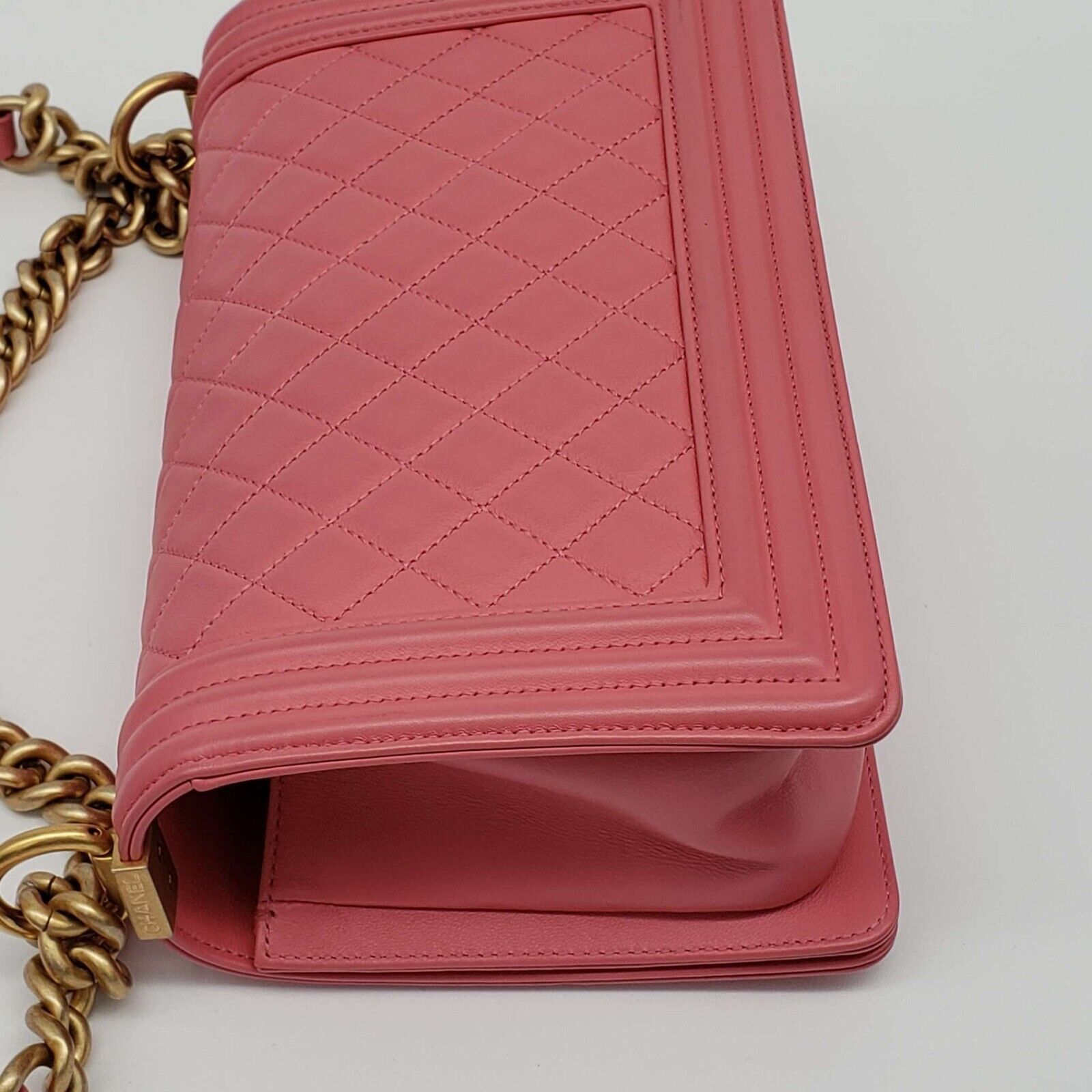 Chanel 100% Authentic CHANEL Boy Leather Shoulder Bag 2700-080524 Size ONE SIZE - 11 Thumbnail