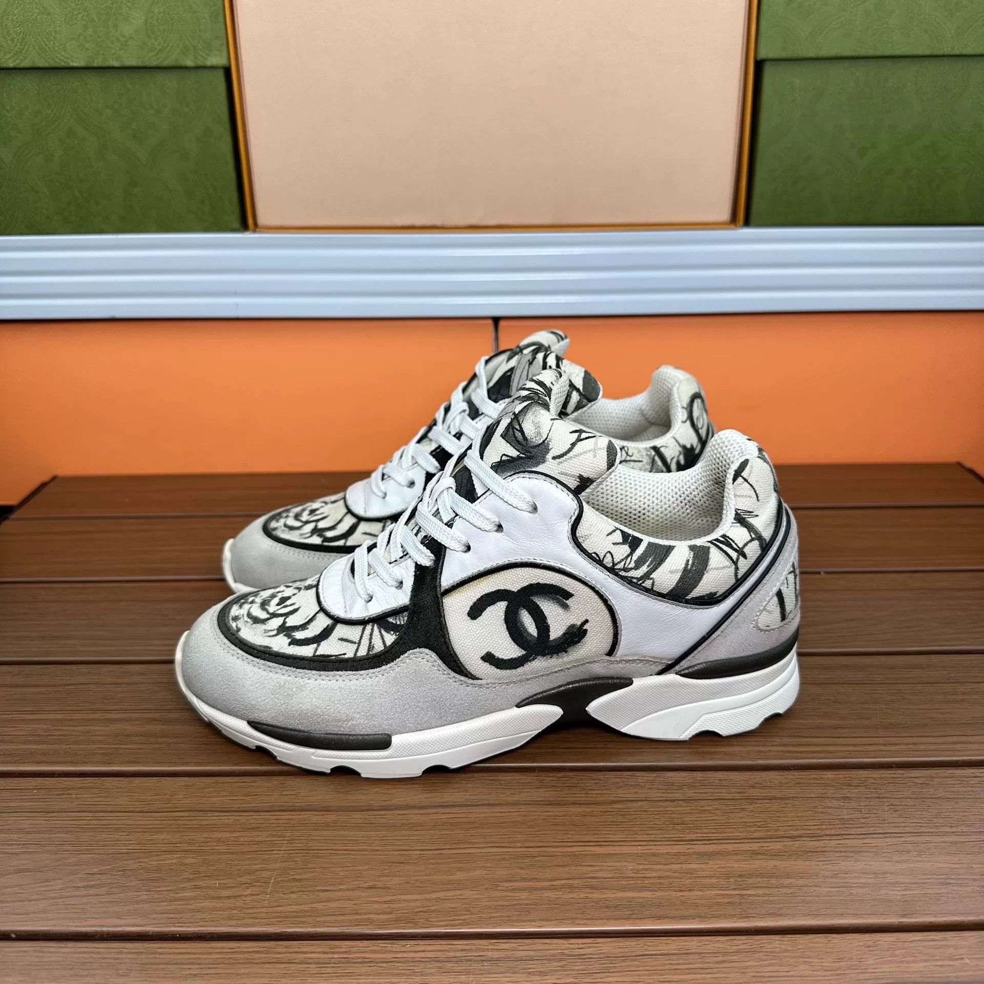 Chanel Chanel Casual Lowtop Sneakers it_36 Women Size US 6 / IT 36 - 1 Thumbnail