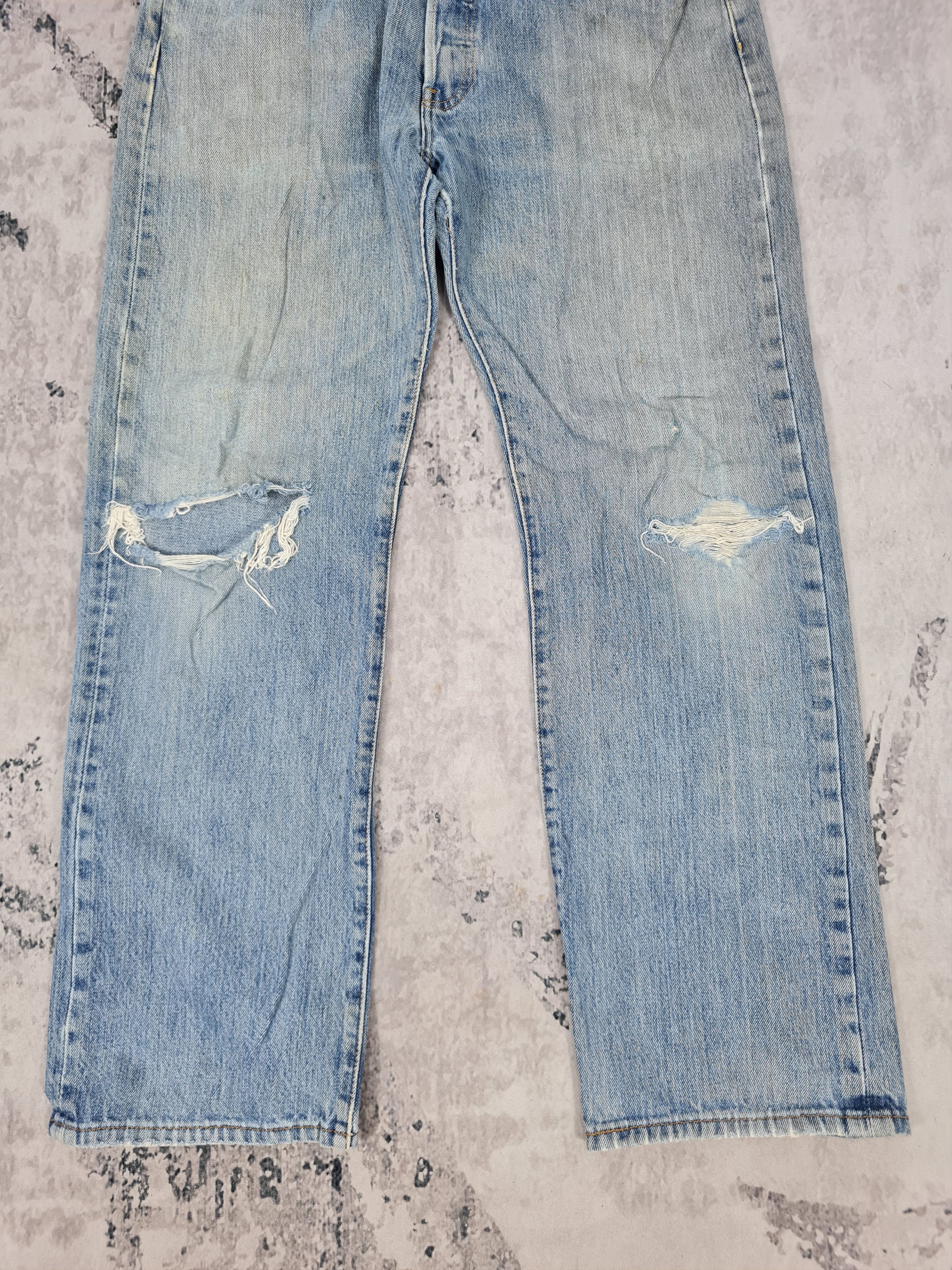 Levi's Vtg LEVIS 501 Distressed Faded Ripped Jeans L0385 Size 34X29 Size US 34 / EU 50 - 4 Thumbnail