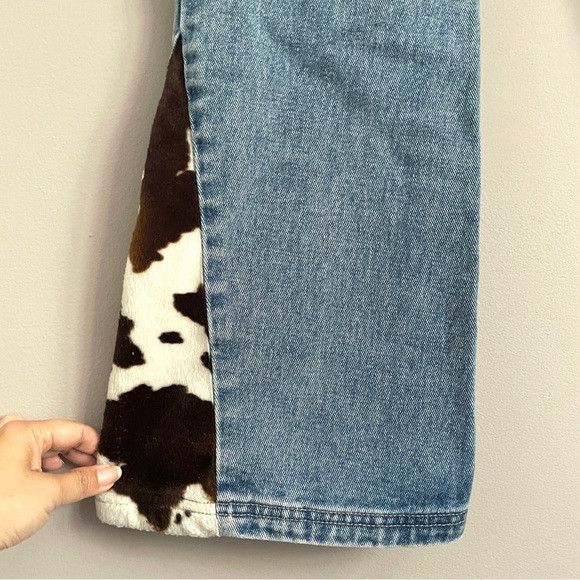 Vintage Vintage Y2K Flare Jeans w/ Cow Print Faux Fur Trim - 28" Size 28" / US 6 / IT 42 - 5 Thumbnail