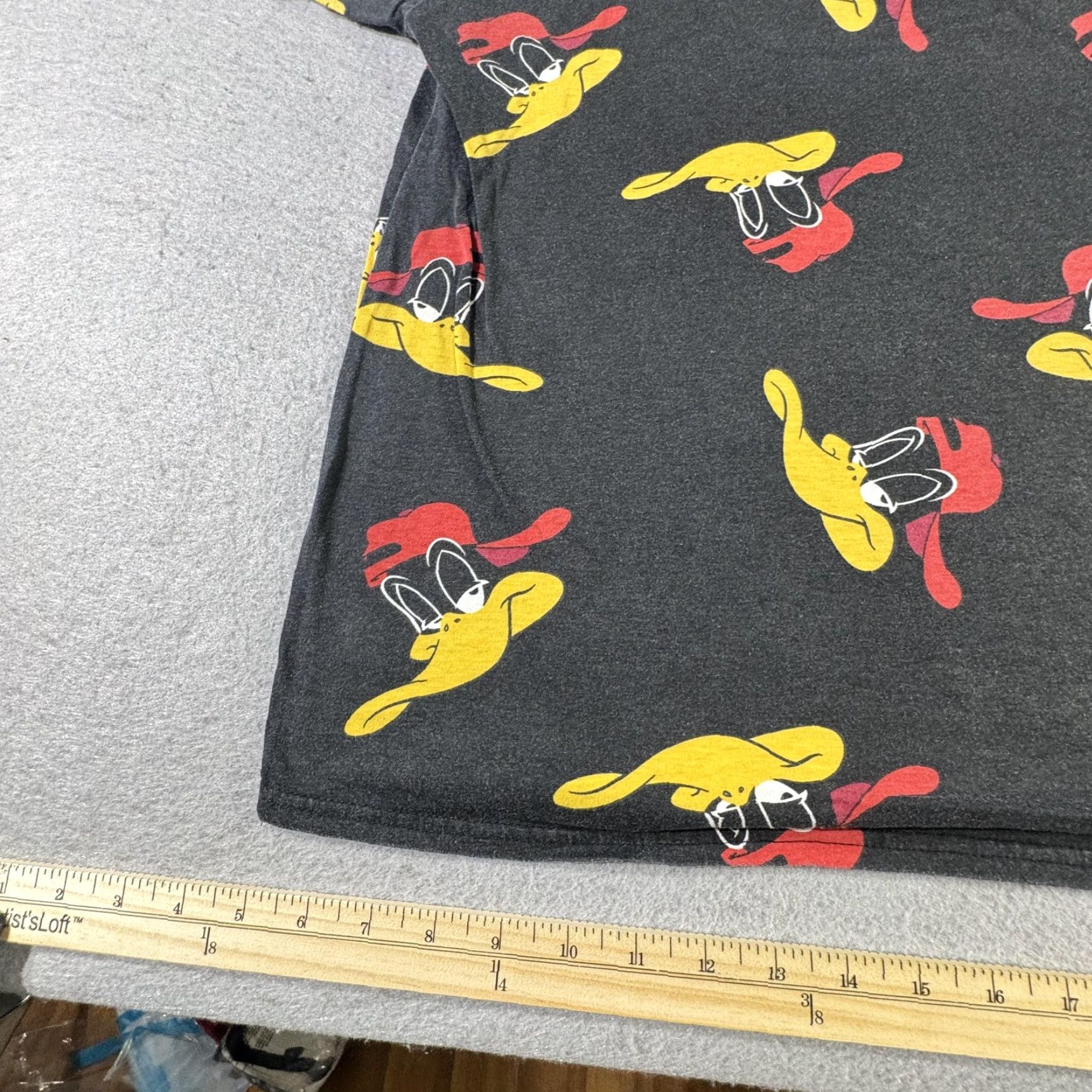 Vintage Looney Tunes Daffy Duck Shirt Mens Large All Over Print Cartoon Tee Classic Size US L / EU 52-54 / 3 - 7 Thumbnail