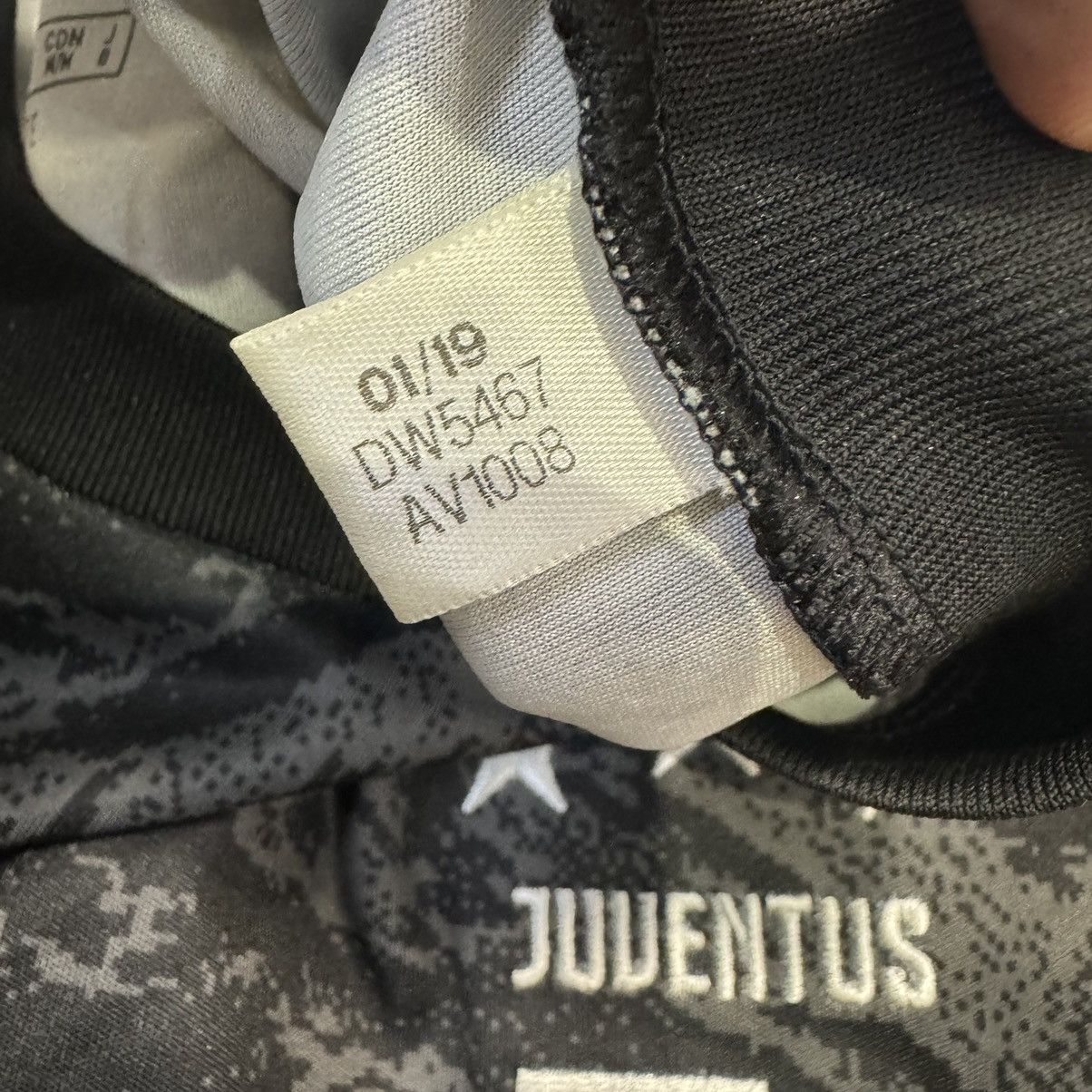 Adidas Juventus 19/20 goalkeeper gk shirt #77 Buffon Size US M / EU 48-50 / 2 - 8 Thumbnail