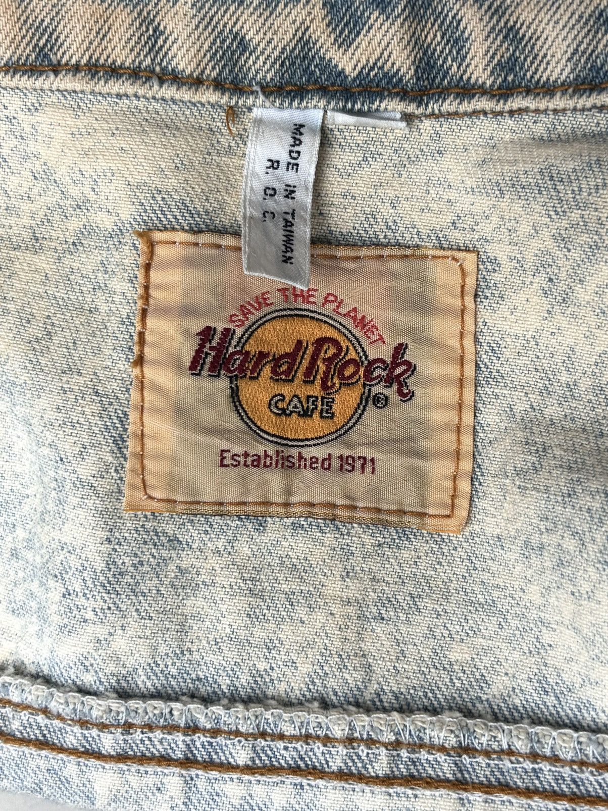 Hard Rock Cafe 90’s Hard Rock Cafe Paris “Save The Planet” Denim Jacket Size US L / EU 52-54 / 3 - 16 Thumbnail