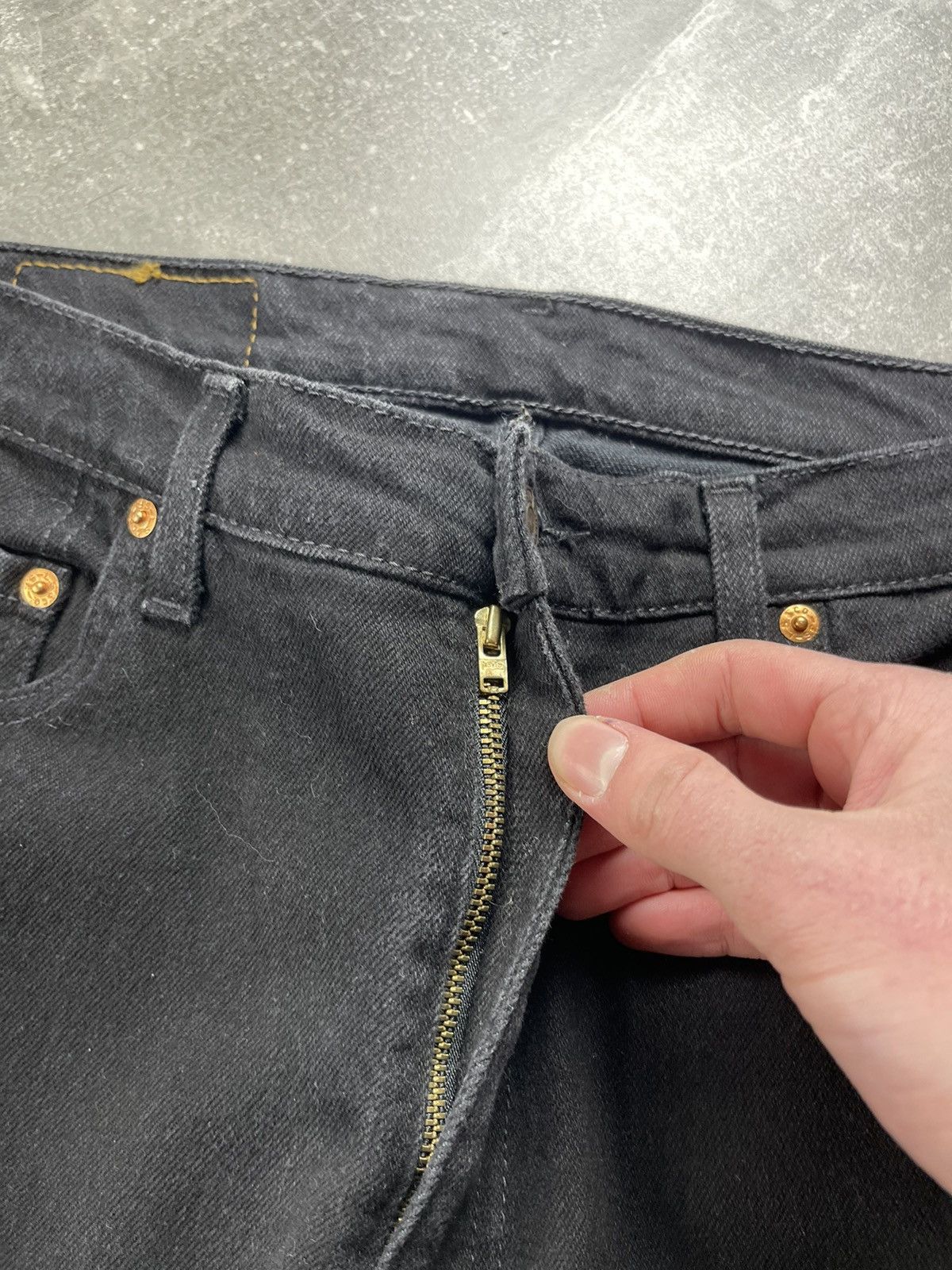 Levi's Levi’s 805 Vintage Orange Tab Black Denim Jeans Italy 1996 Size US 33 - 9 Thumbnail