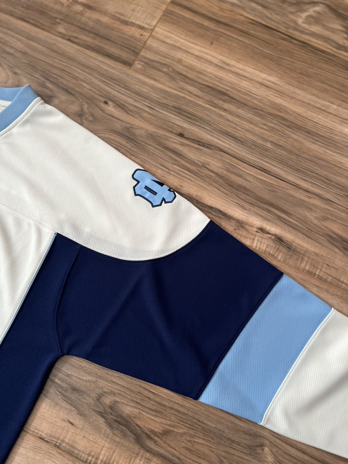 Mitchell & Ness × NCAA × Supreme Supreme Mitchell & Ness NCAA Hockey Jersey Size US XL / EU 56 / 4 - 8 Thumbnail