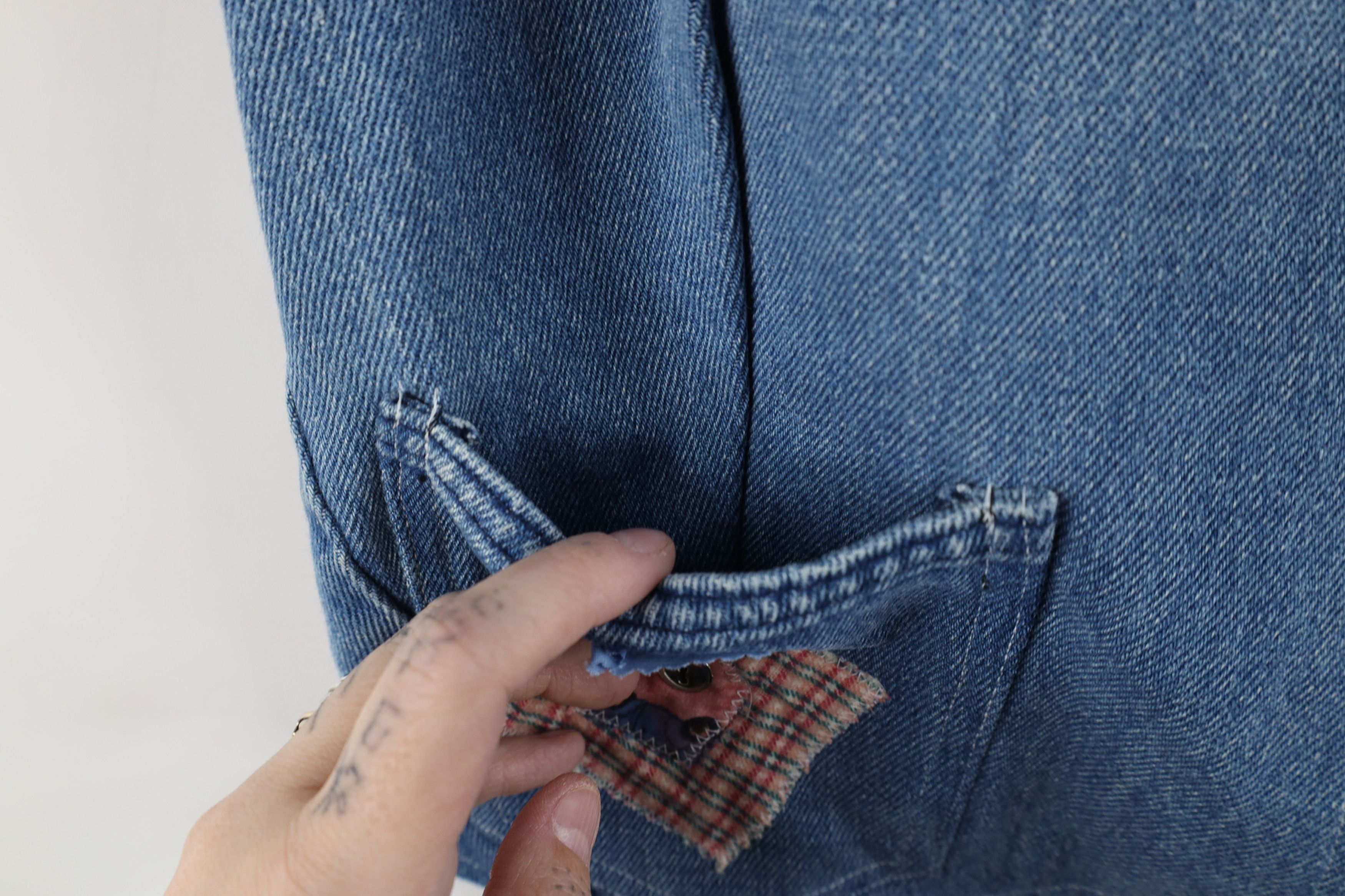 Vintage Vintage 90s Streetwear Comic Denim Jean Vest Jacket Blue Size S / US 4 / IT 40 - 6 Thumbnail