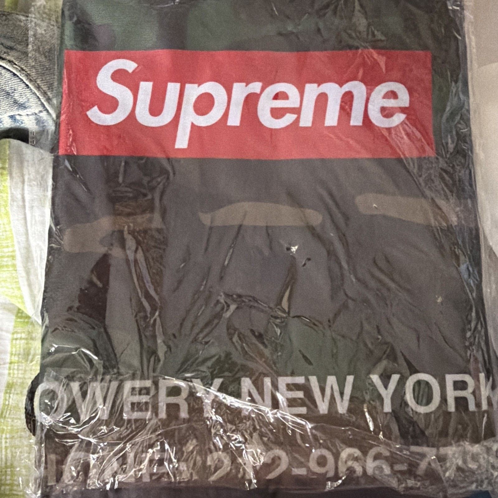 Supreme Supreme FW25 Week 1 Laundry Bag + 100 Bill Bogo Sticker Size ONE SIZE - 1 Thumbnail