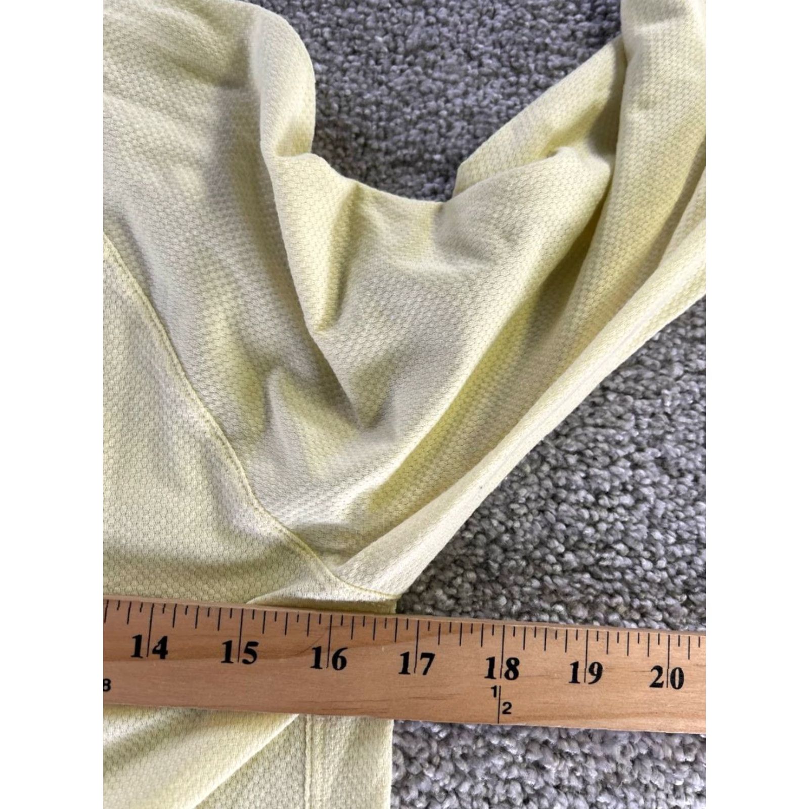 Outdoor Voices Outdoor Voices Shirt Womens Medium Yellow Running Turtleneck Size M / US 6-8 / IT 42-44 - 6 Thumbnail