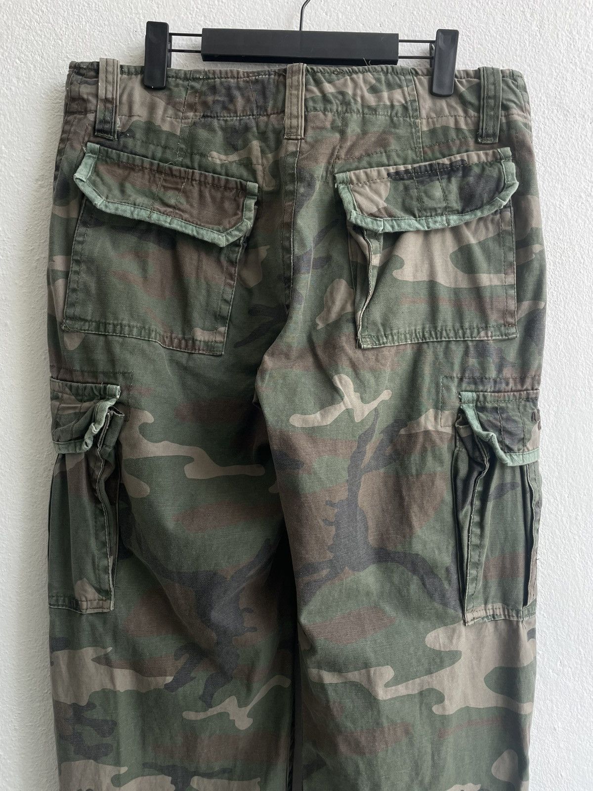 Abercrombie & Fitch Vintage 00's Abercrombie & Fitch Camo Cargo Pants Size US 35 - 10 Thumbnail