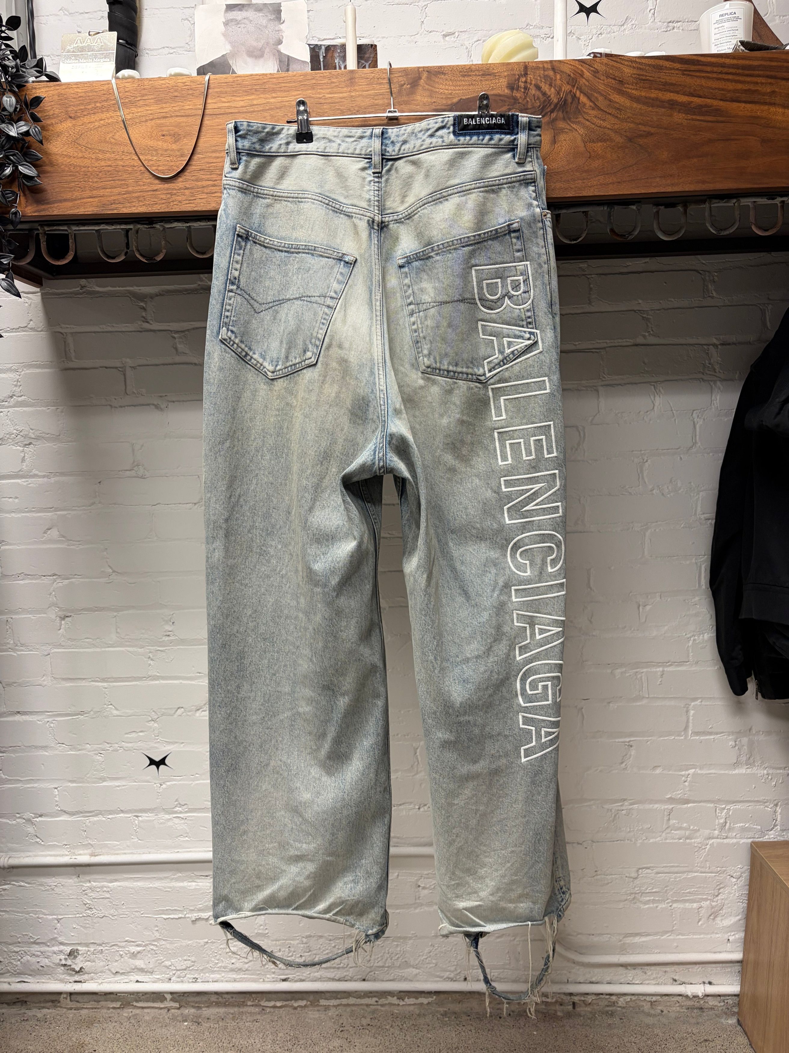 Balenciaga SS2024 Balenciaga ‘Outline’ Washed Blue Baggy Denim Size US 34 / EU 50 - 4 Thumbnail