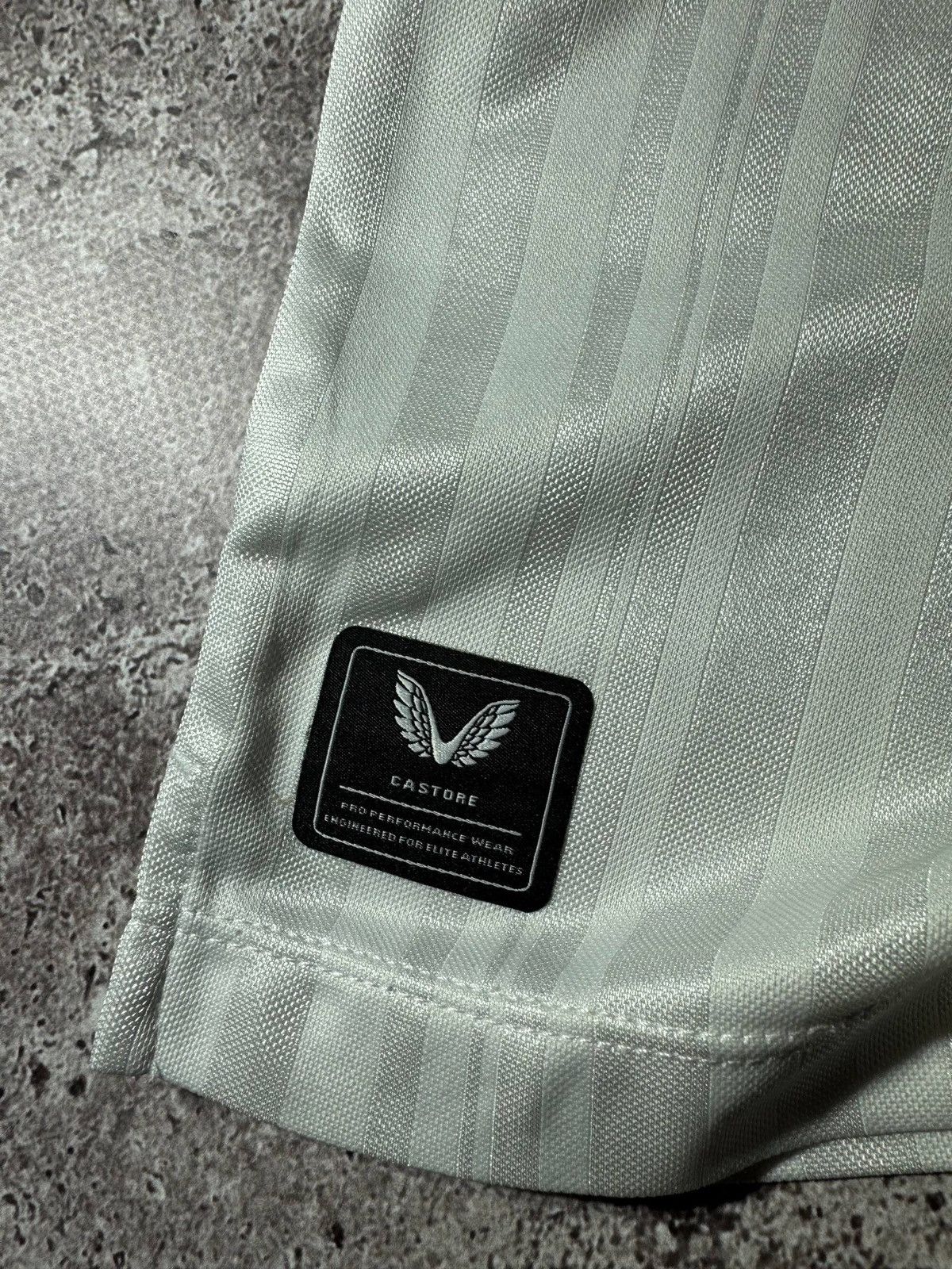 Castore Wolverhampton Wanderers Football Away T-shirt 2021/22 Jersey Size US M / EU 48-50 / 2 - 7 Thumbnail