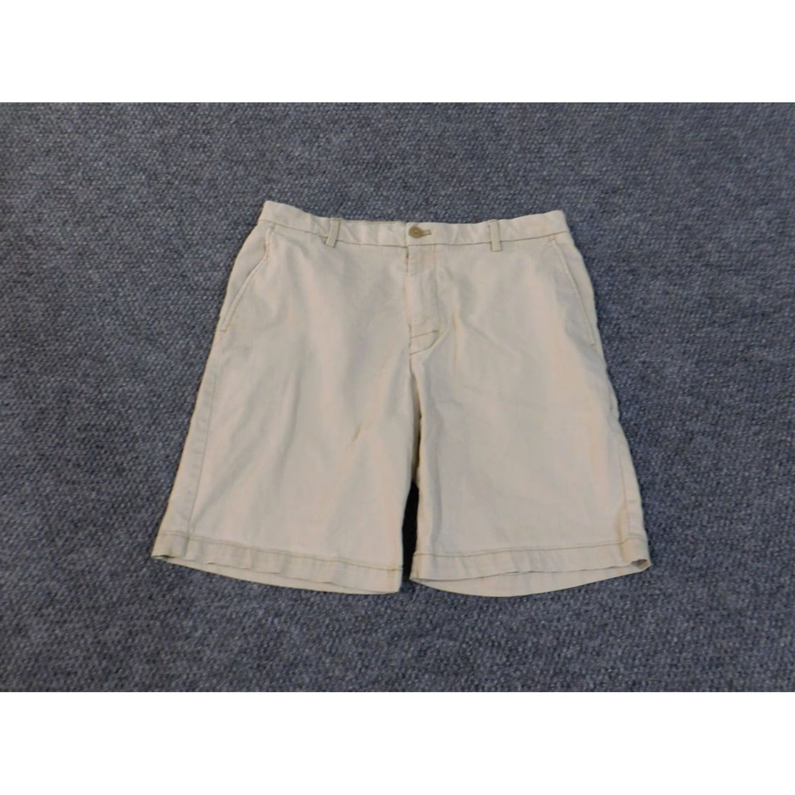 Izod IZOD Shorts 32 Beige Men Chino Retro Casual Golf Casual Logo Flat Front Cotton Knit Breathable Regular Mens Size US 32 / EU 48 - 2 Thumbnail