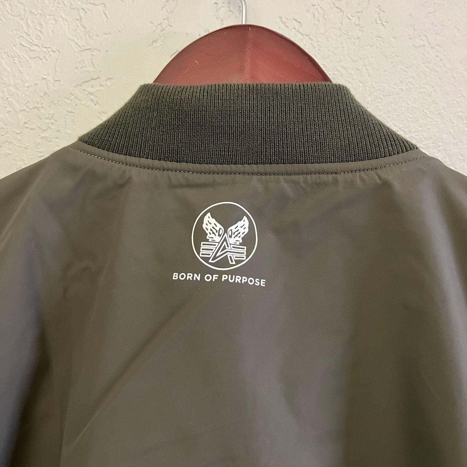 Alpha Industries ALPHA INDUSTRIES MENS BOMBER MILITARY STYLE JACKET GREEN XL Size US XL / EU 56 / 4 - 7 Thumbnail