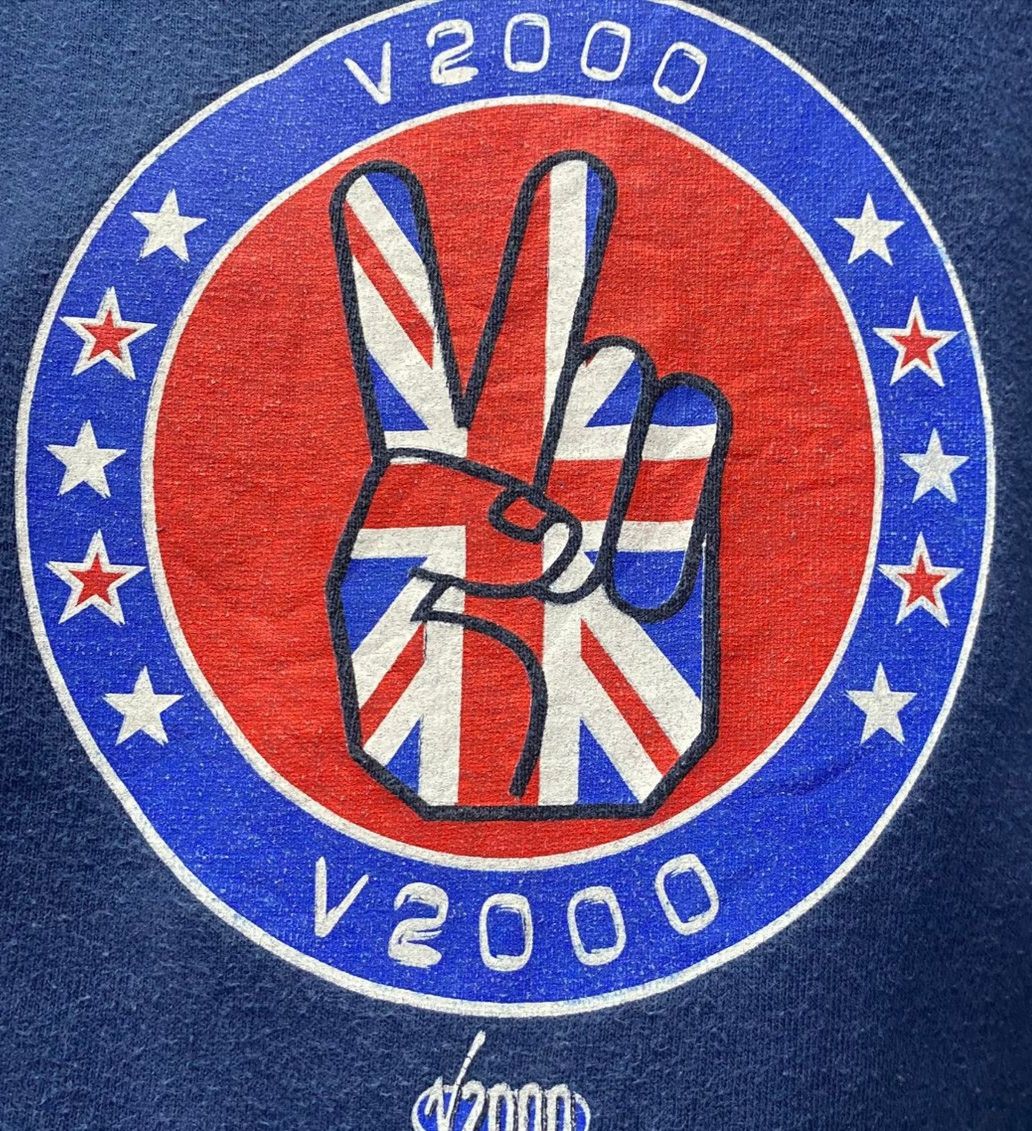 Band Tees 💥Best Offer💥Vintage V2000 Brit Pop Event Tshirt Size US M / EU 48-50 / 2 - 3 Thumbnail
